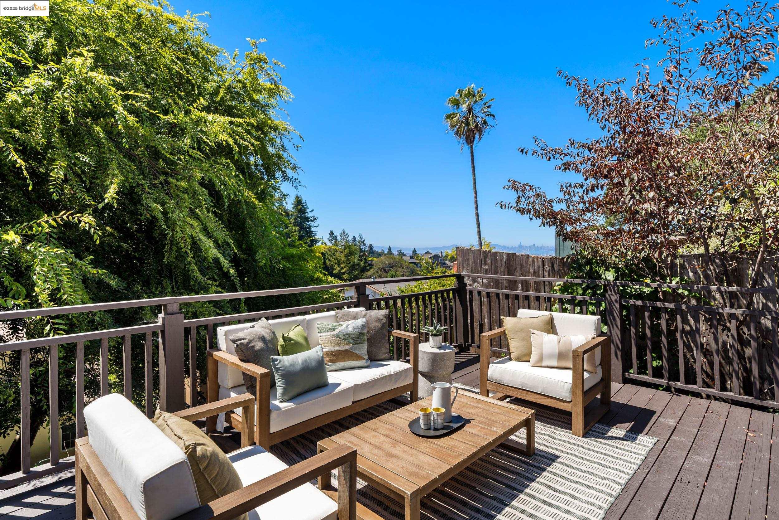 Detail Gallery Image 20 of 48 For 6314 Broadway Ter, Oakland,  CA 94618 - 3 Beds | 1 Baths
