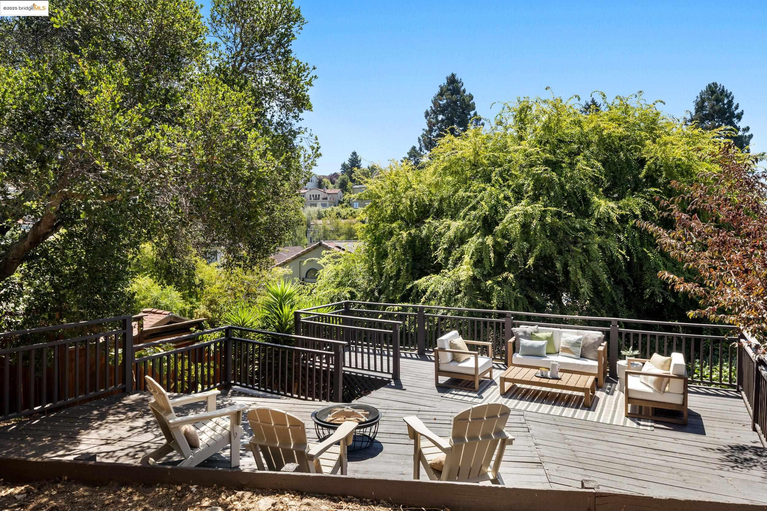 Detail Gallery Image 24 of 48 For 6314 Broadway Ter, Oakland,  CA 94618 - 3 Beds | 1 Baths