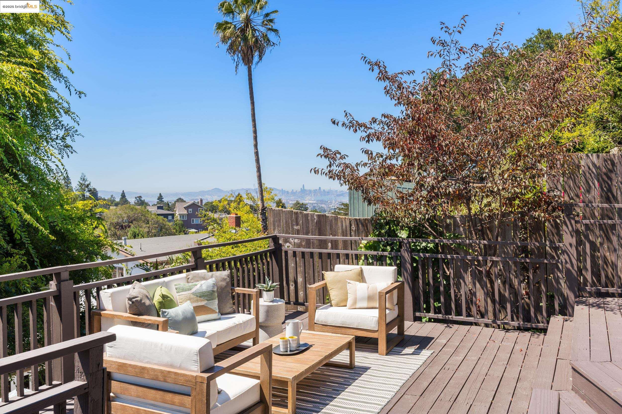 Detail Gallery Image 26 of 48 For 6314 Broadway Ter, Oakland,  CA 94618 - 3 Beds | 1 Baths