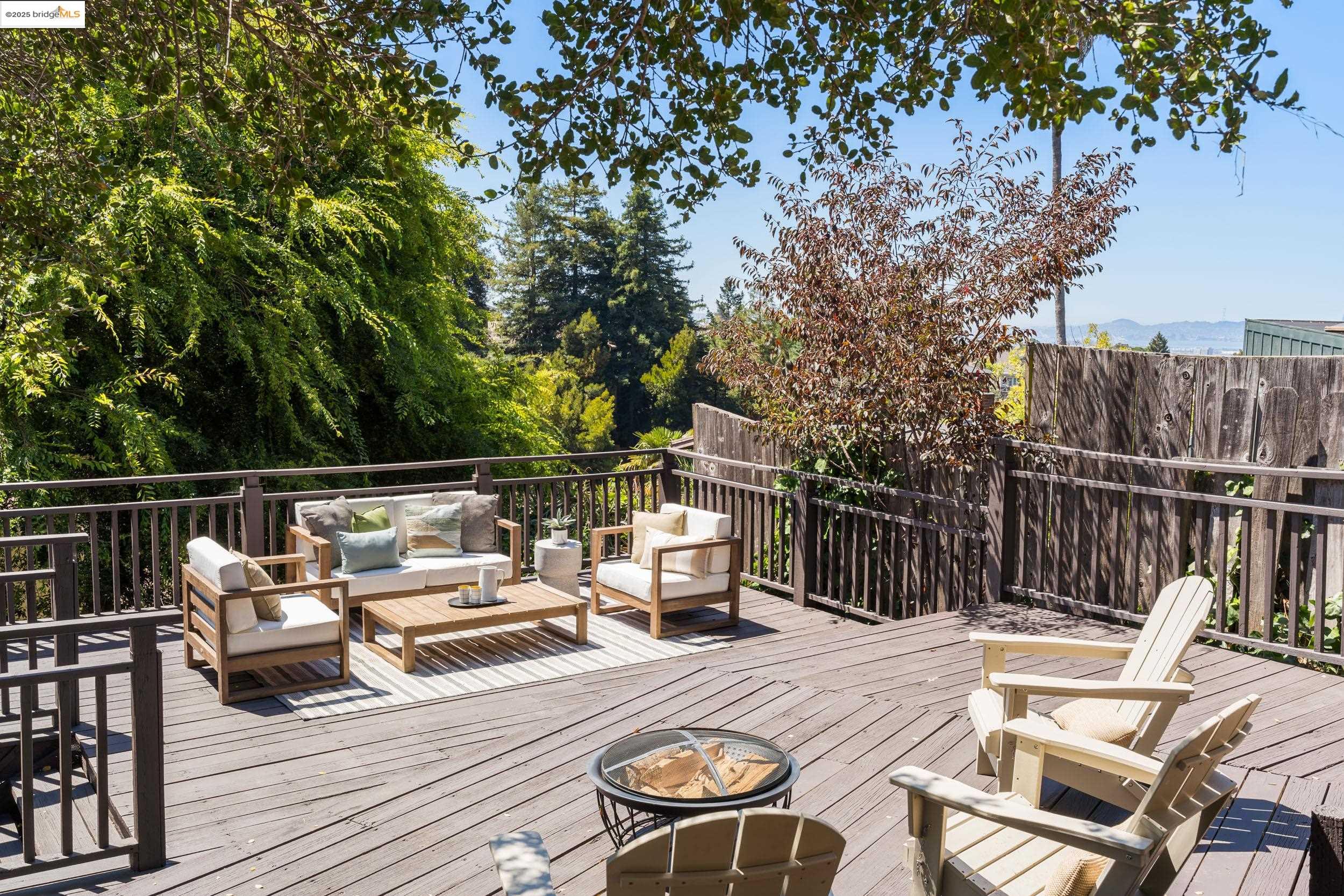 Detail Gallery Image 28 of 48 For 6314 Broadway Ter, Oakland,  CA 94618 - 3 Beds | 1 Baths