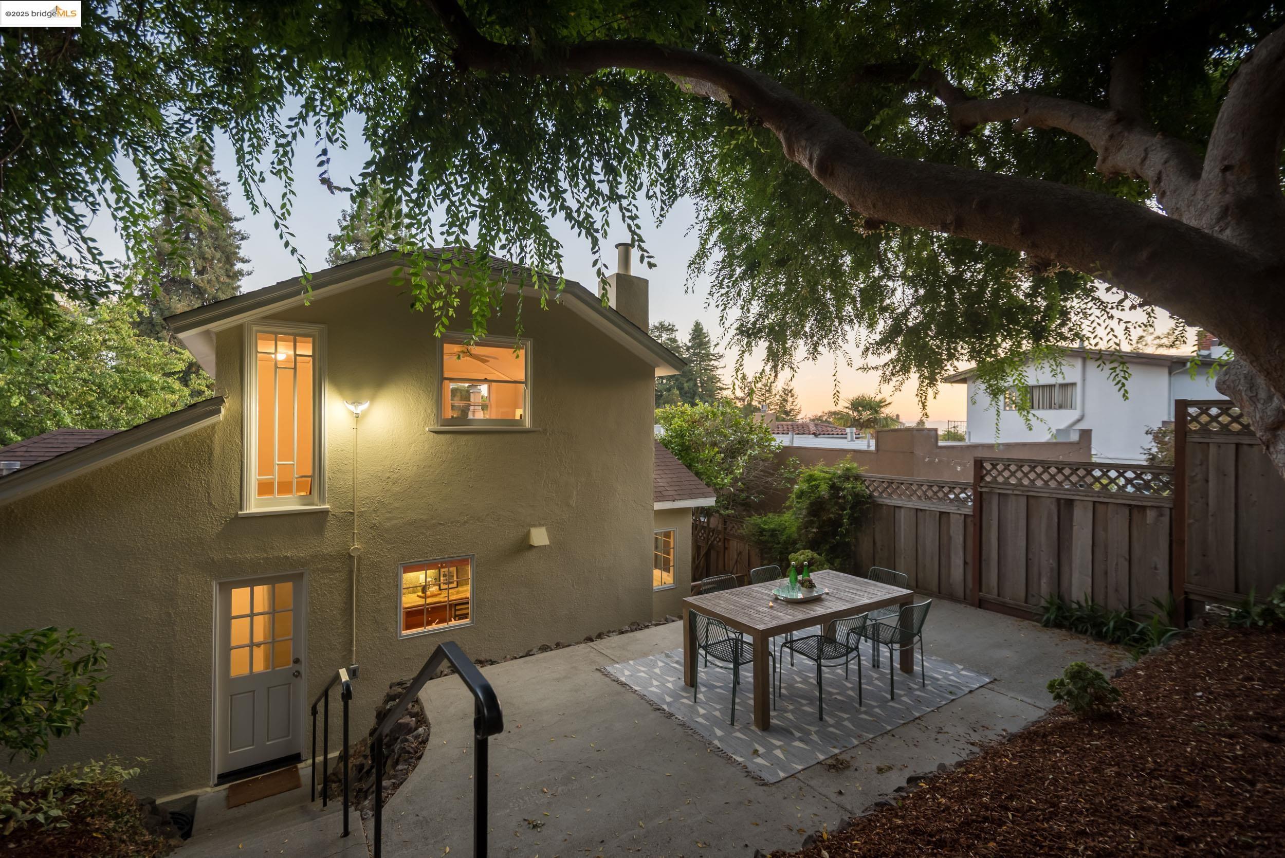Detail Gallery Image 45 of 48 For 6314 Broadway Ter, Oakland,  CA 94618 - 3 Beds | 1 Baths