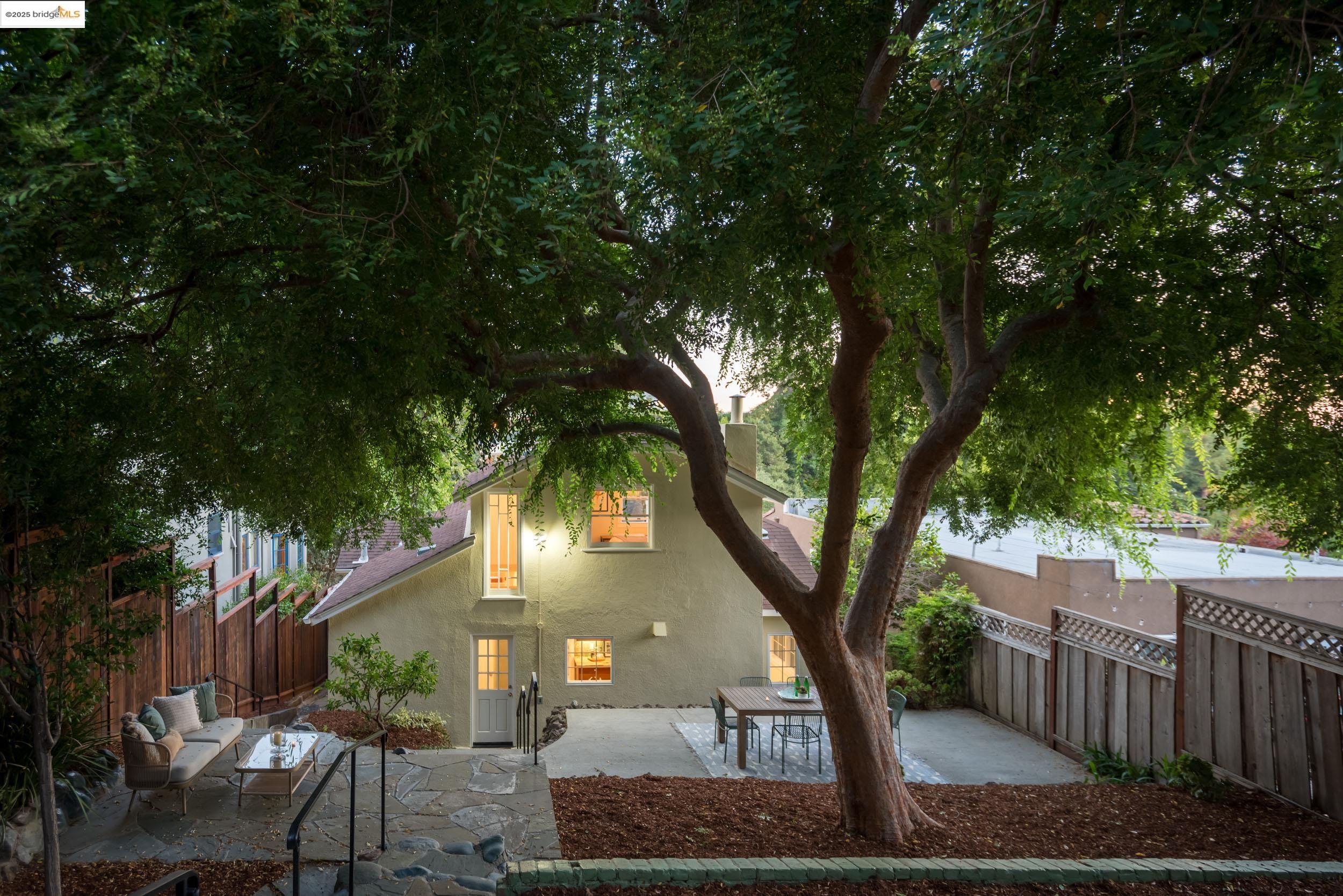 Detail Gallery Image 46 of 48 For 6314 Broadway Ter, Oakland,  CA 94618 - 3 Beds | 1 Baths