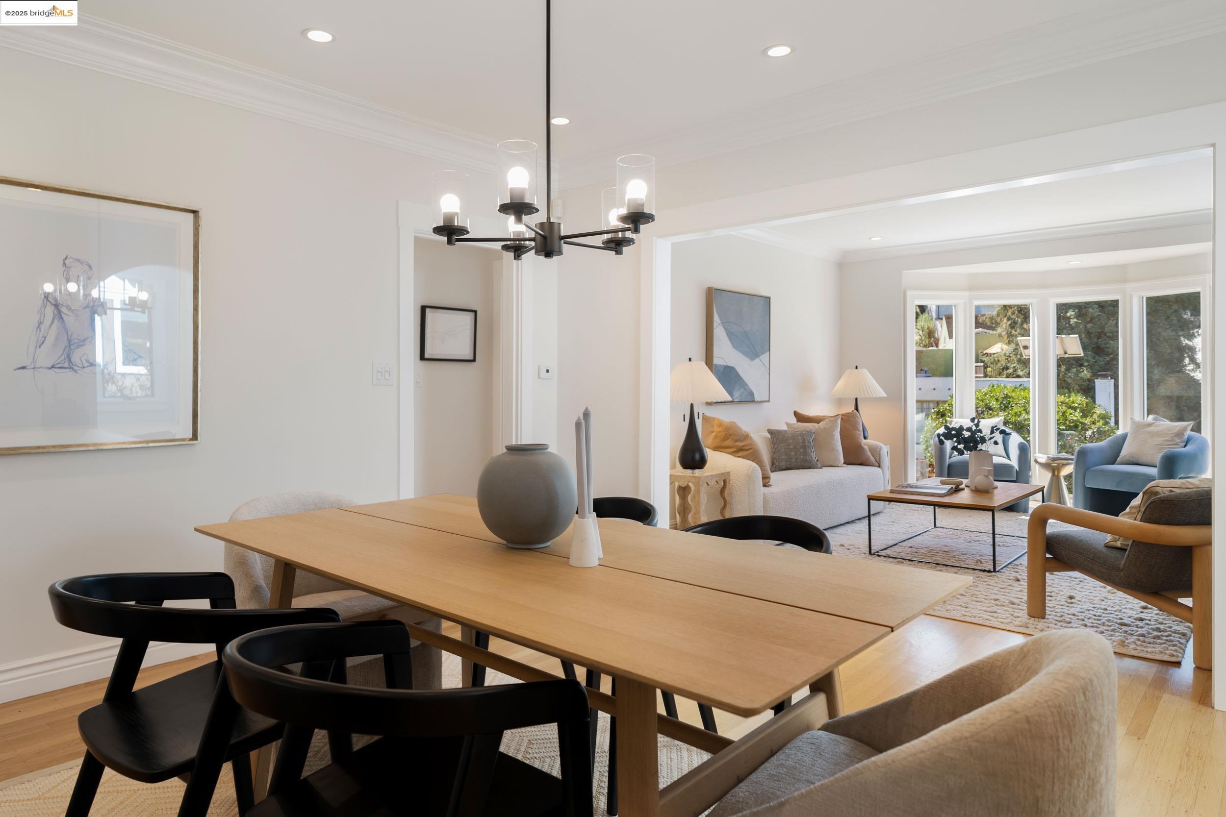 Detail Gallery Image 10 of 48 For 6314 Broadway Ter, Oakland,  CA 94618 - 3 Beds | 1 Baths