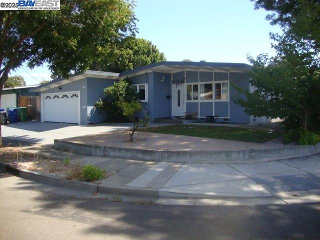 Detail Gallery Image 1 of 6 For 24282 Willimet Way, Hayward,  CA 94544 - 3 Beds | 2 Baths