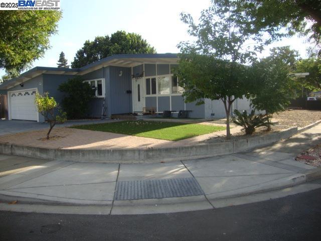 Detail Gallery Image 1 of 7 For 24282 Willimet Way, Hayward,  CA 94544 - 3 Beds | 2 Baths