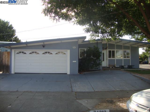 Detail Gallery Image 3 of 7 For 24282 Willimet Way, Hayward,  CA 94544 - 3 Beds | 2 Baths