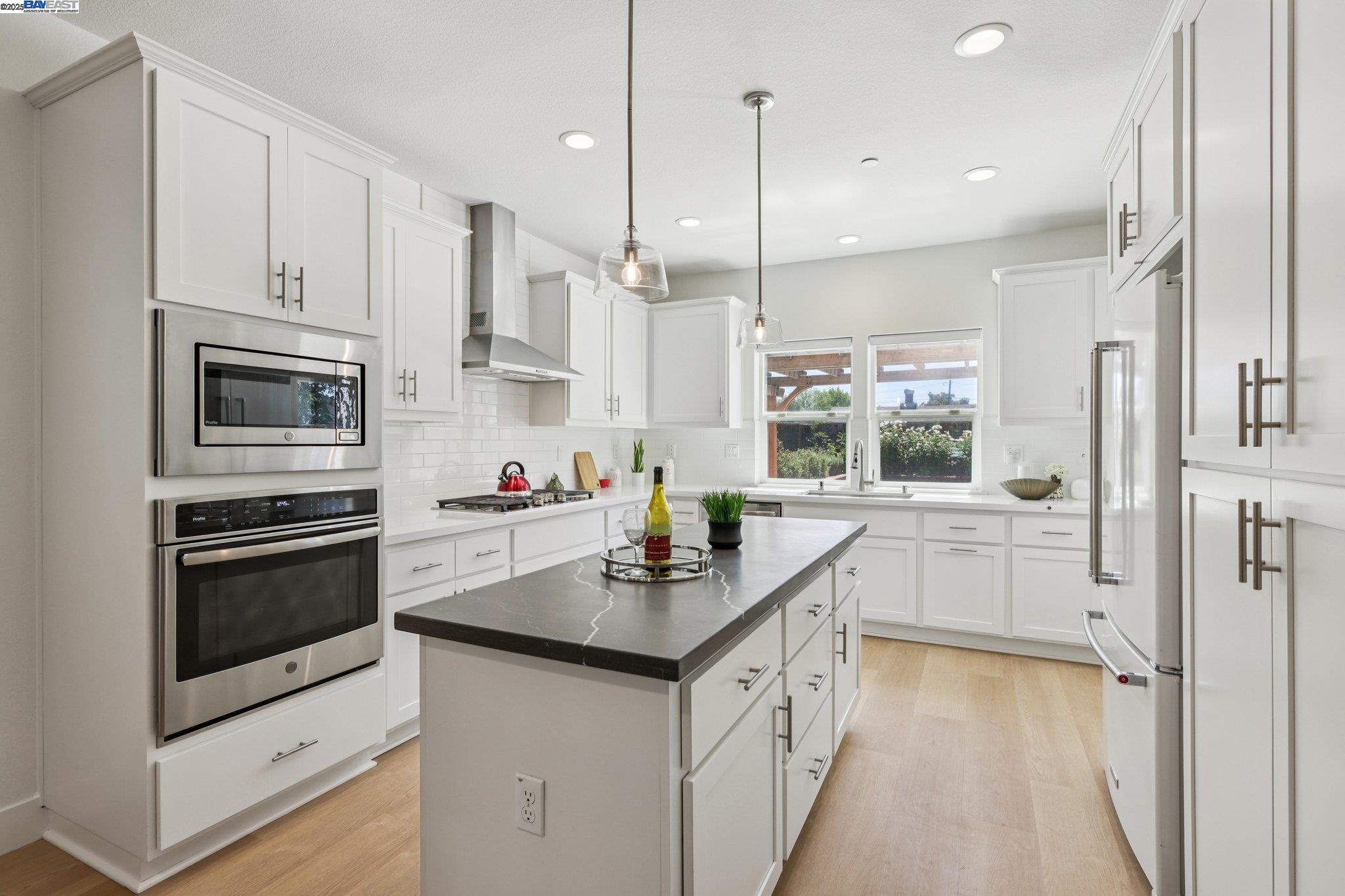 Detail Gallery Image 14 of 38 For 2145 Linden St, Livermore,  CA 94551 - 4 Beds | 3 Baths