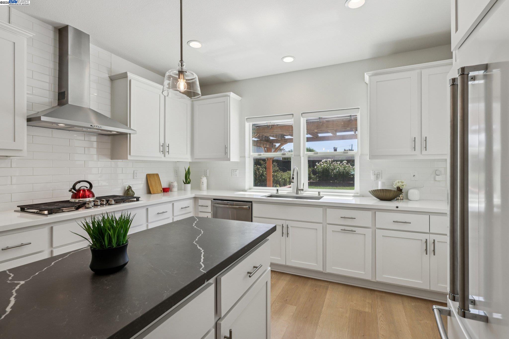 Detail Gallery Image 15 of 38 For 2145 Linden St, Livermore,  CA 94551 - 4 Beds | 3 Baths