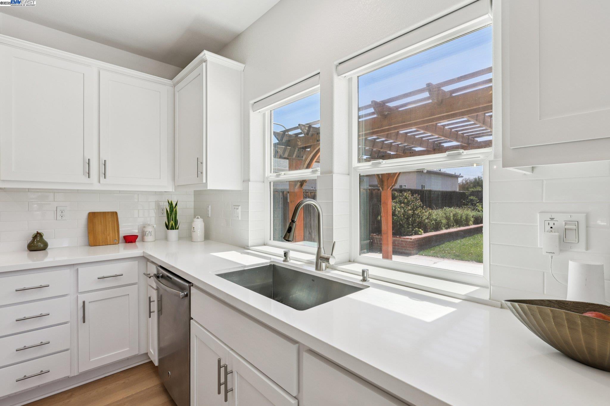 Detail Gallery Image 16 of 38 For 2145 Linden St, Livermore,  CA 94551 - 4 Beds | 3 Baths