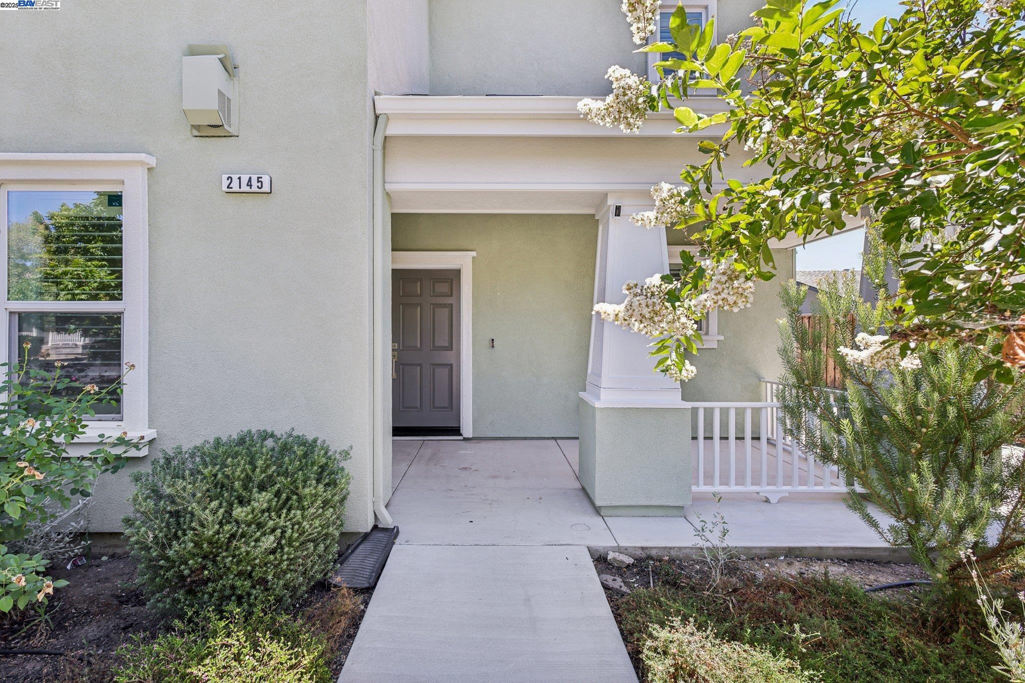 Detail Gallery Image 4 of 38 For 2145 Linden St, Livermore,  CA 94551 - 4 Beds | 3 Baths