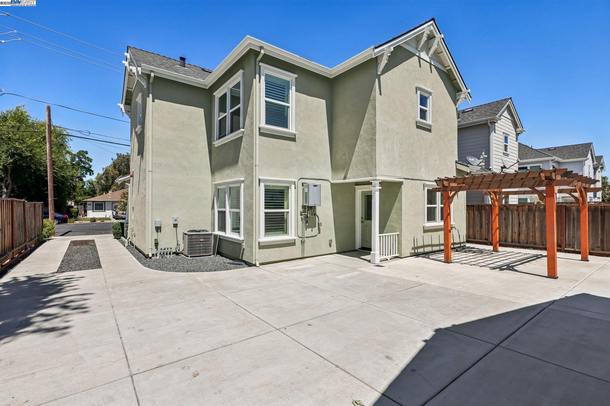 Detail Gallery Image 36 of 38 For 2145 Linden St, Livermore,  CA 94551 - 4 Beds | 3 Baths