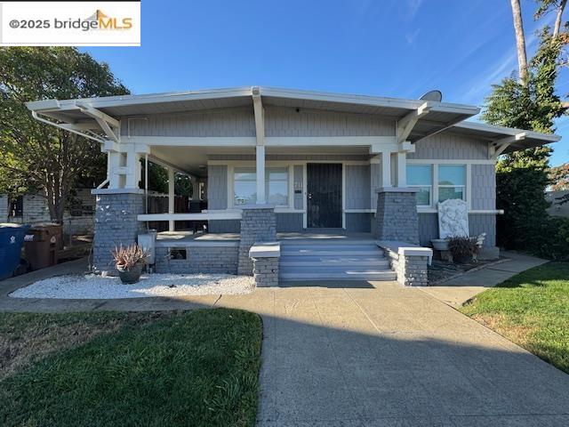 Detail Gallery Image 1 of 17 For 711 W 4th St, Antioch,  CA 94509 - 3 Beds | 2 Baths