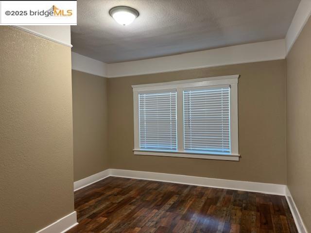 Detail Gallery Image 5 of 17 For 711 W 4th St, Antioch,  CA 94509 - 3 Beds | 2 Baths