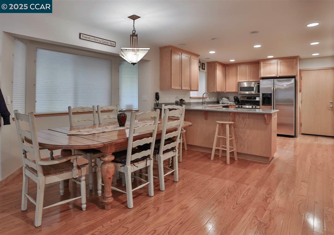 Detail Gallery Image 11 of 58 For 2883 Chinook Way, Dorrington,  CA 95223 - 3 Beds | 3/1 Baths