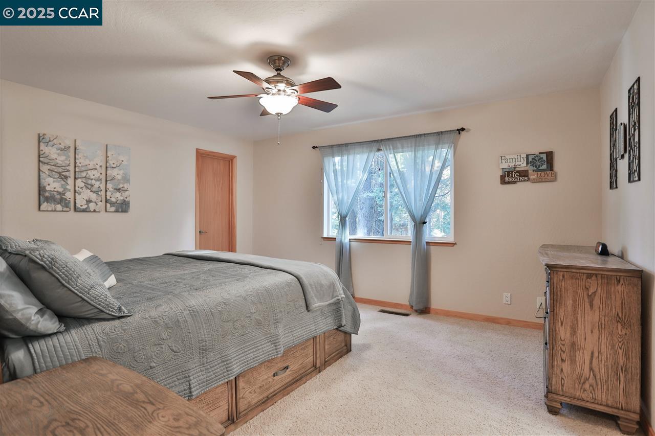 Detail Gallery Image 12 of 58 For 2883 Chinook Way, Dorrington,  CA 95223 - 3 Beds | 3/1 Baths
