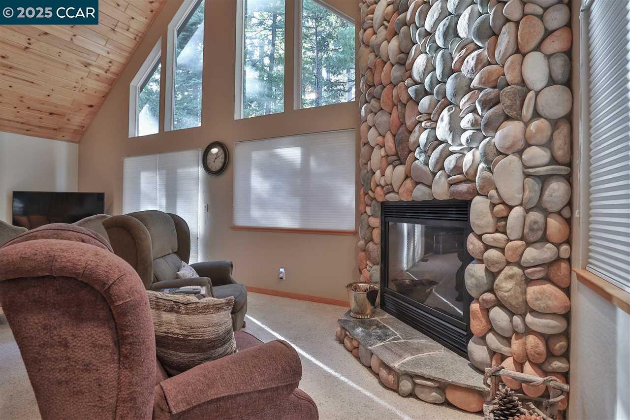 Detail Gallery Image 5 of 58 For 2883 Chinook Way, Dorrington,  CA 95223 - 3 Beds | 3/1 Baths