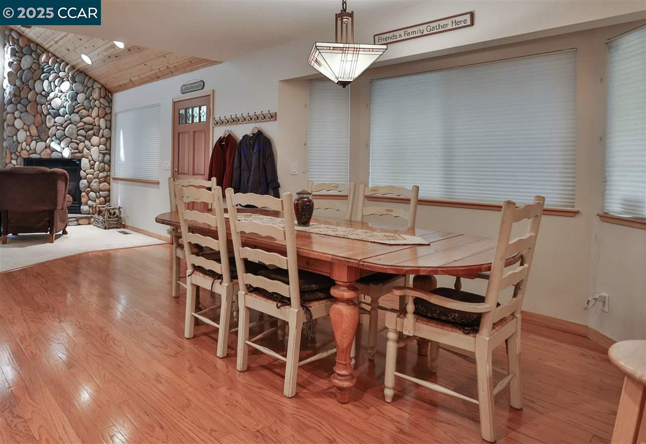 Detail Gallery Image 10 of 58 For 2883 Chinook Way, Dorrington,  CA 95223 - 3 Beds | 3/1 Baths