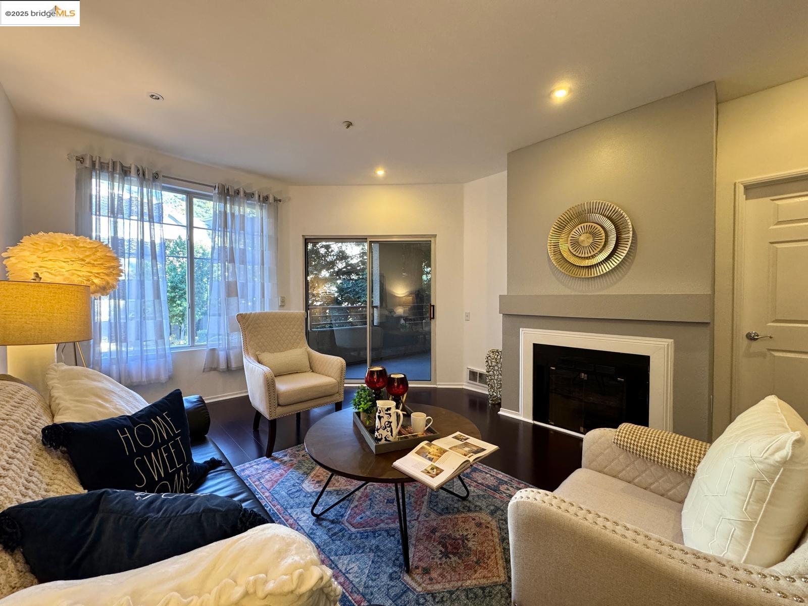 Detail Gallery Image 1 of 44 For 320 Caldecott Ln #127,  Oakland,  CA 94618 - 2 Beds | 2 Baths