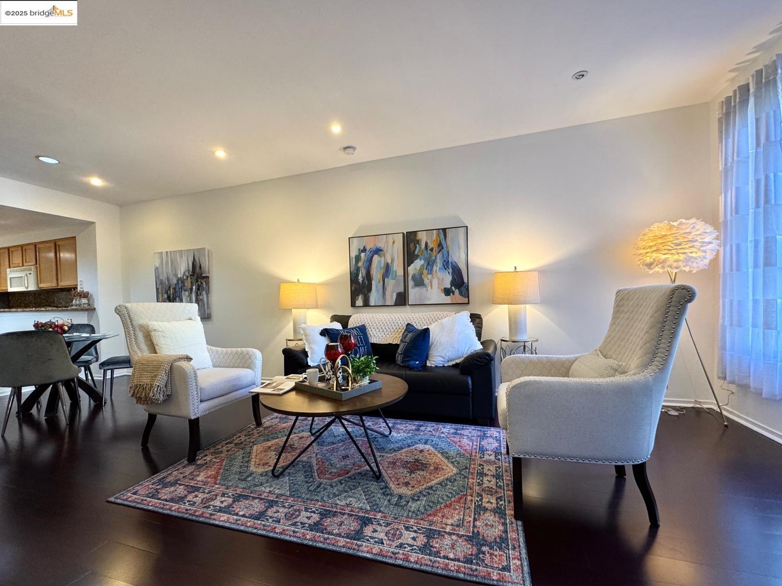 Detail Gallery Image 12 of 44 For 320 Caldecott Ln #127,  Oakland,  CA 94618 - 2 Beds | 2 Baths