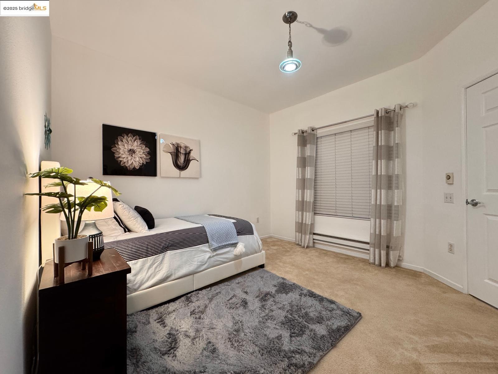 Detail Gallery Image 32 of 44 For 320 Caldecott Ln #127,  Oakland,  CA 94618 - 2 Beds | 2 Baths