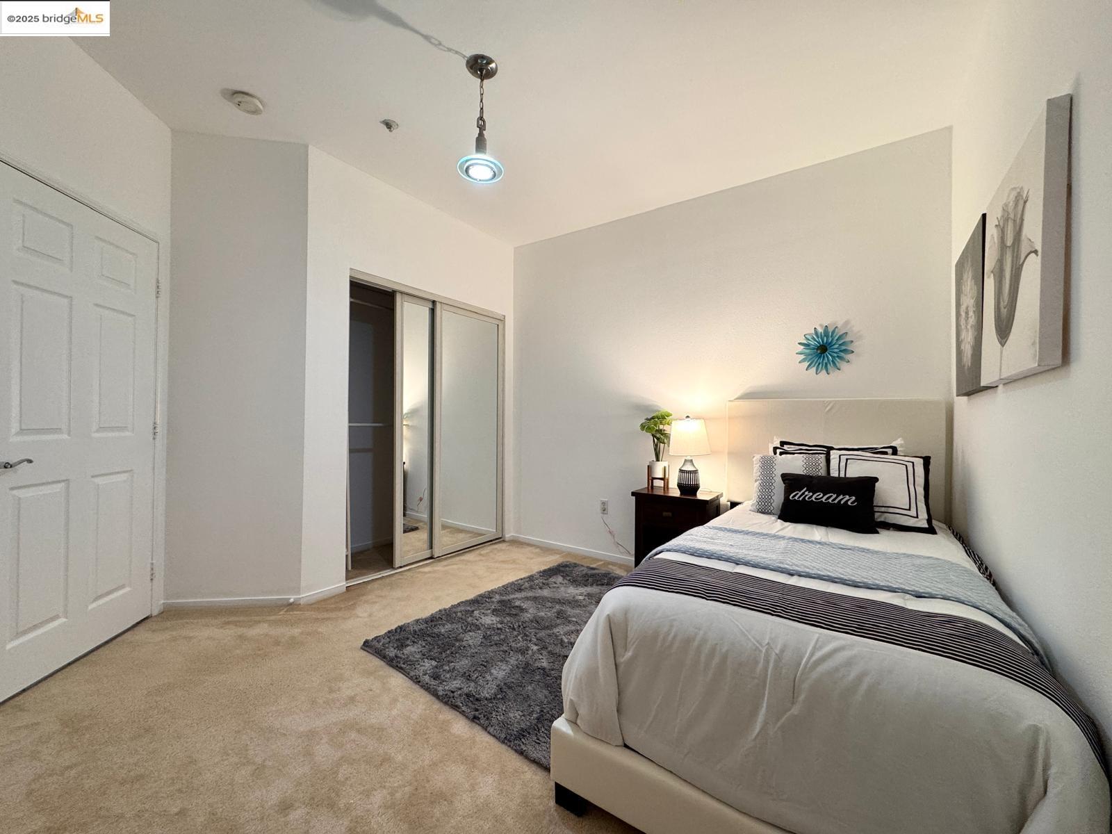 Detail Gallery Image 33 of 44 For 320 Caldecott Ln #127,  Oakland,  CA 94618 - 2 Beds | 2 Baths