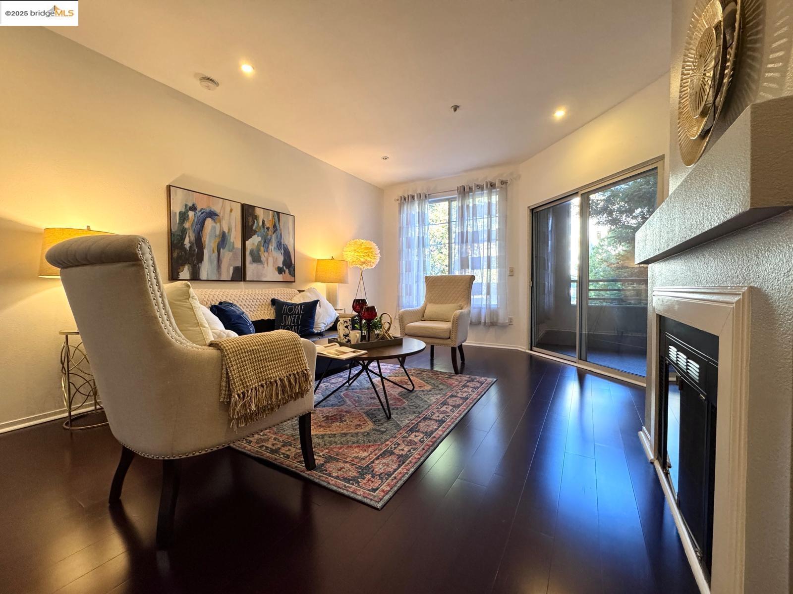 Detail Gallery Image 10 of 44 For 320 Caldecott Ln #127,  Oakland,  CA 94618 - 2 Beds | 2 Baths