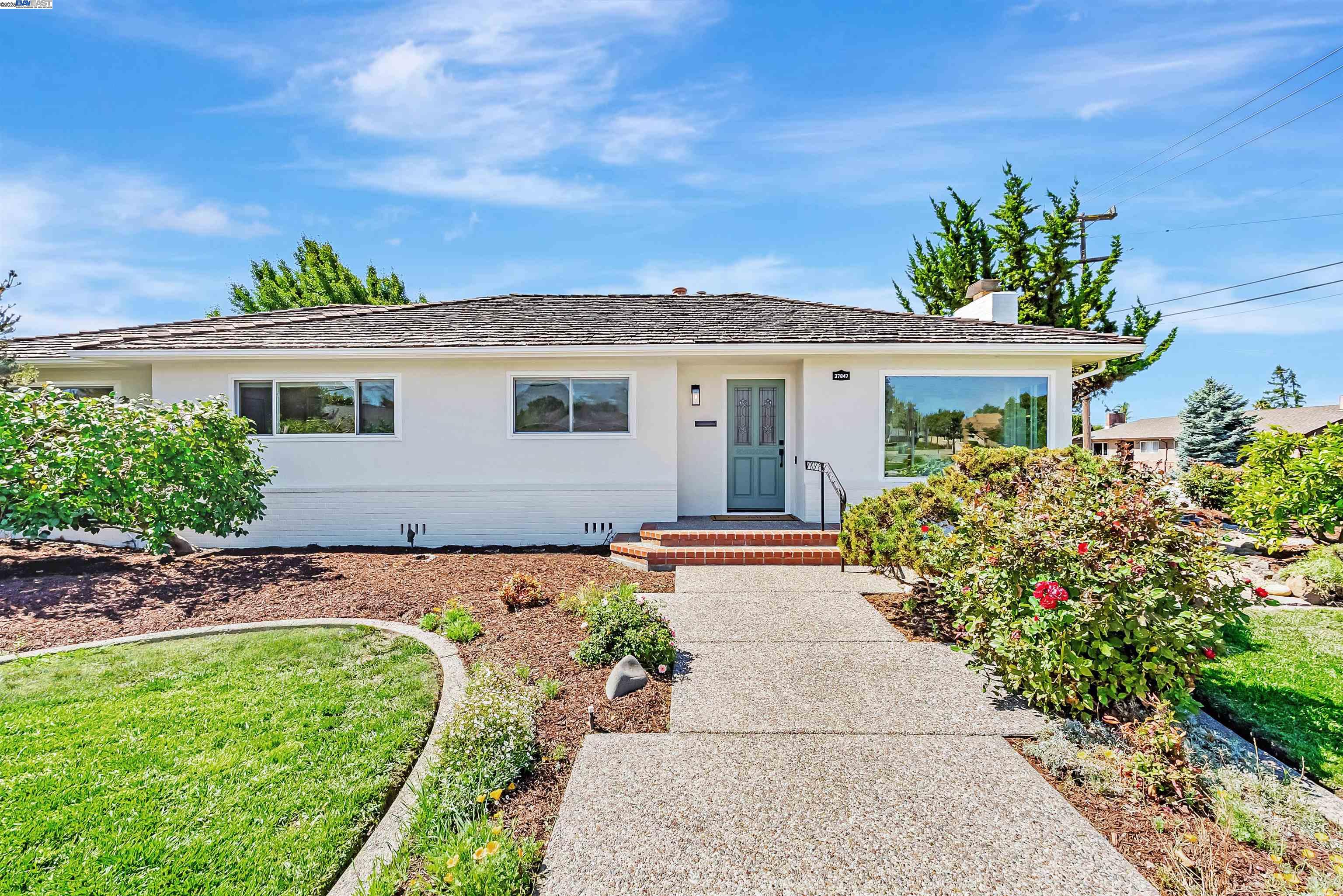 Detail Gallery Image 1 of 38 For 37847 Alta Dr, Fremont,  CA 94536 - 3 Beds | 2 Baths