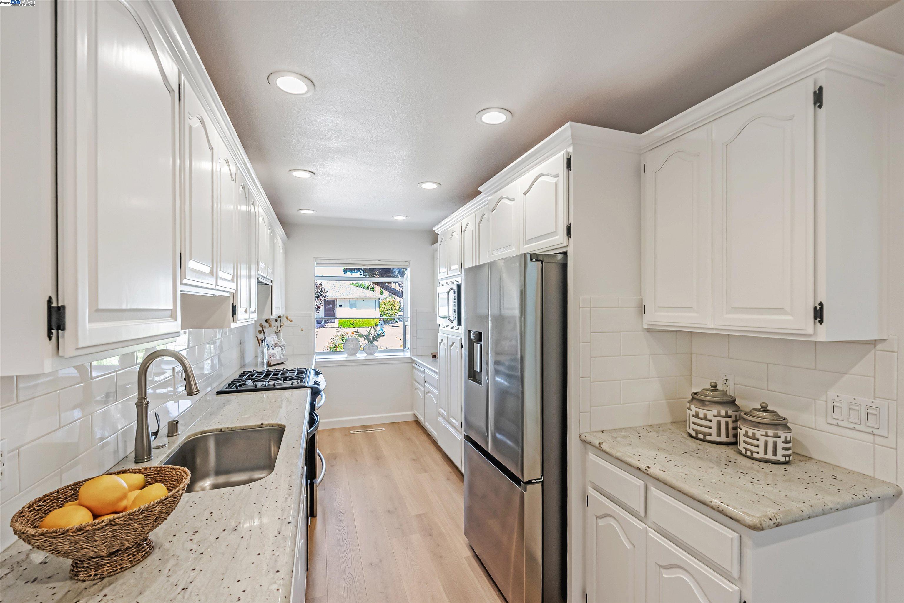 Detail Gallery Image 7 of 38 For 37847 Alta Dr, Fremont,  CA 94536 - 3 Beds | 2 Baths