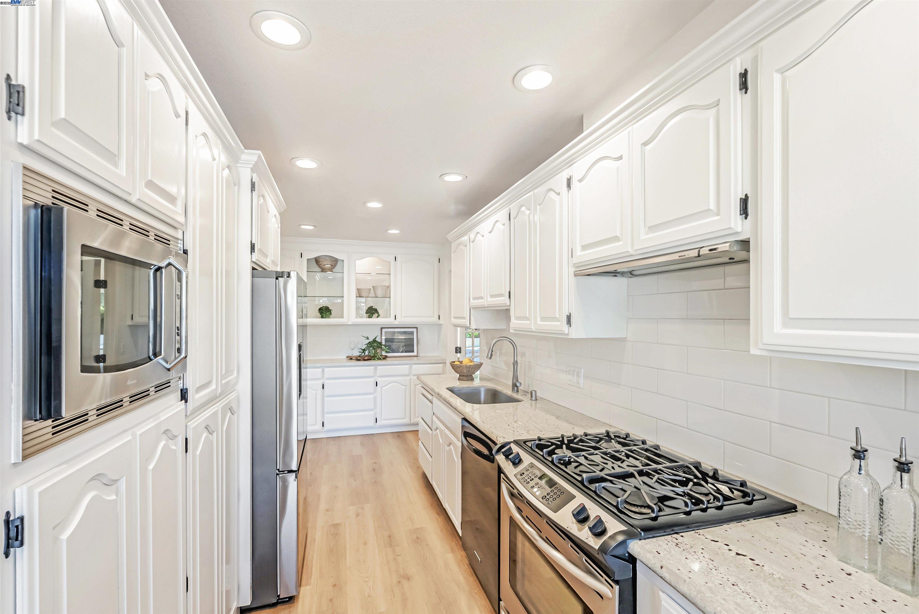 Detail Gallery Image 8 of 38 For 37847 Alta Dr, Fremont,  CA 94536 - 3 Beds | 2 Baths