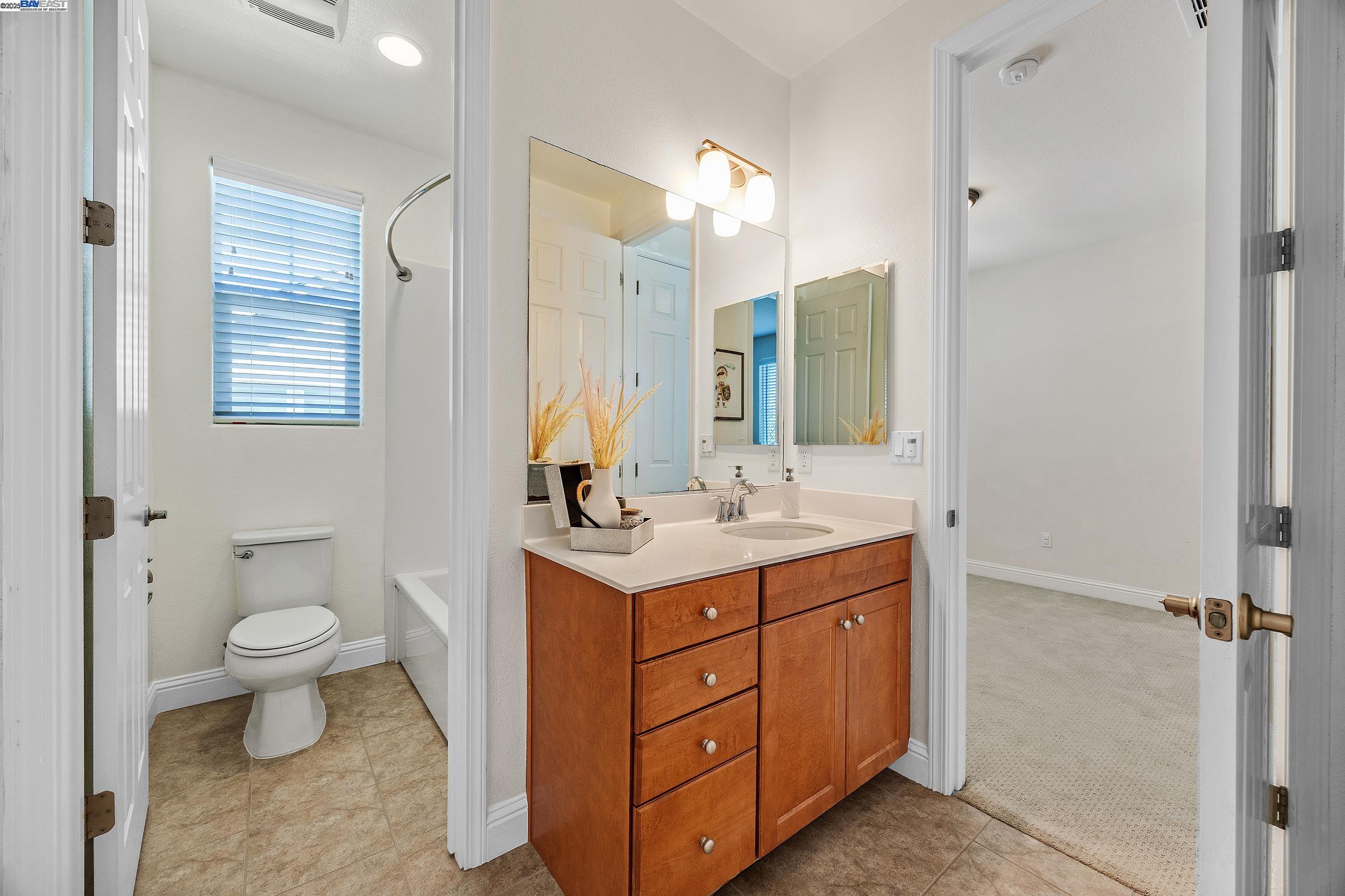 Detail Gallery Image 25 of 31 For 3971 Portola Cmn #1,  Livermore,  CA 94551 - 4 Beds | 3/1 Baths