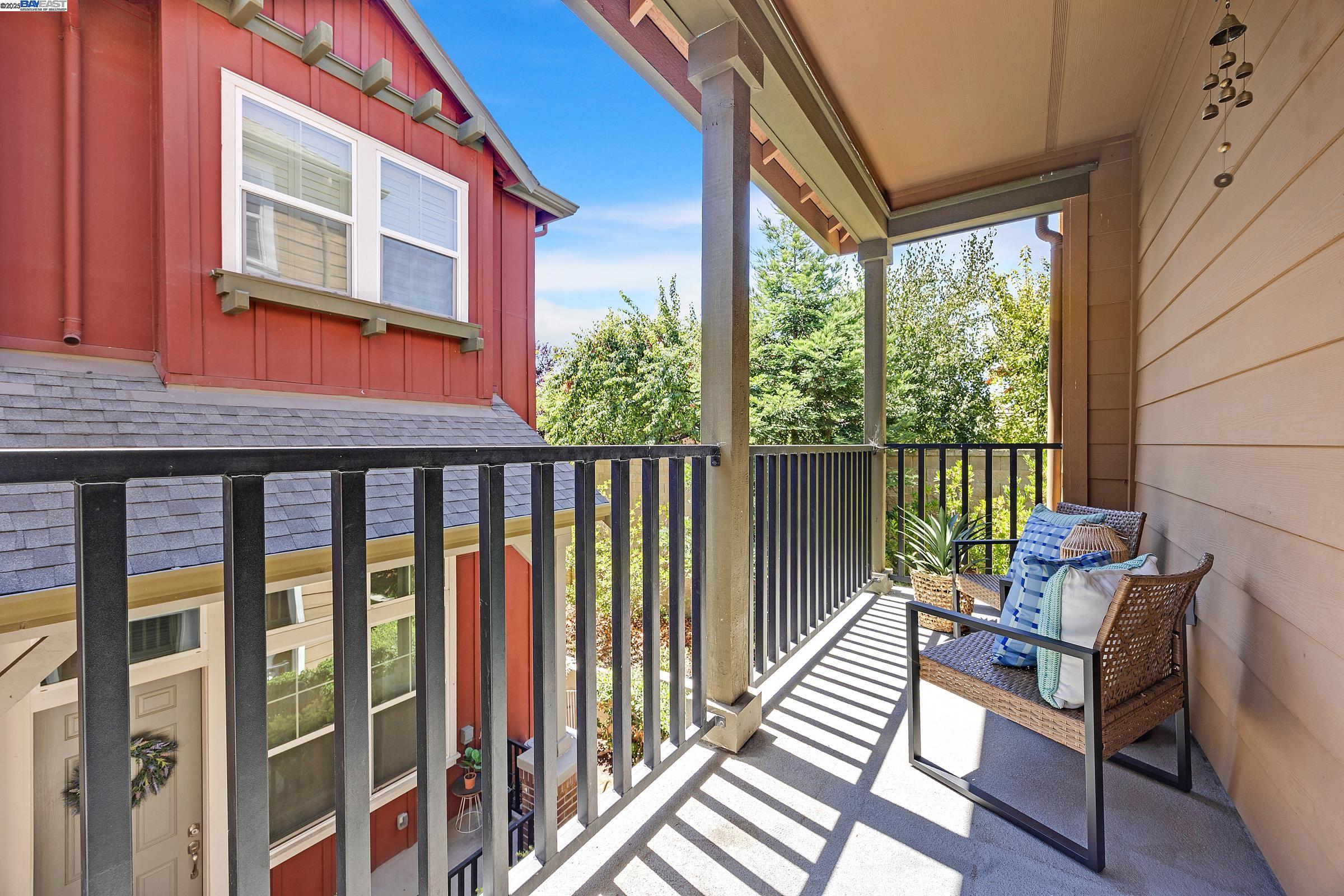 Detail Gallery Image 5 of 31 For 3971 Portola Cmn #1,  Livermore,  CA 94551 - 4 Beds | 3/1 Baths