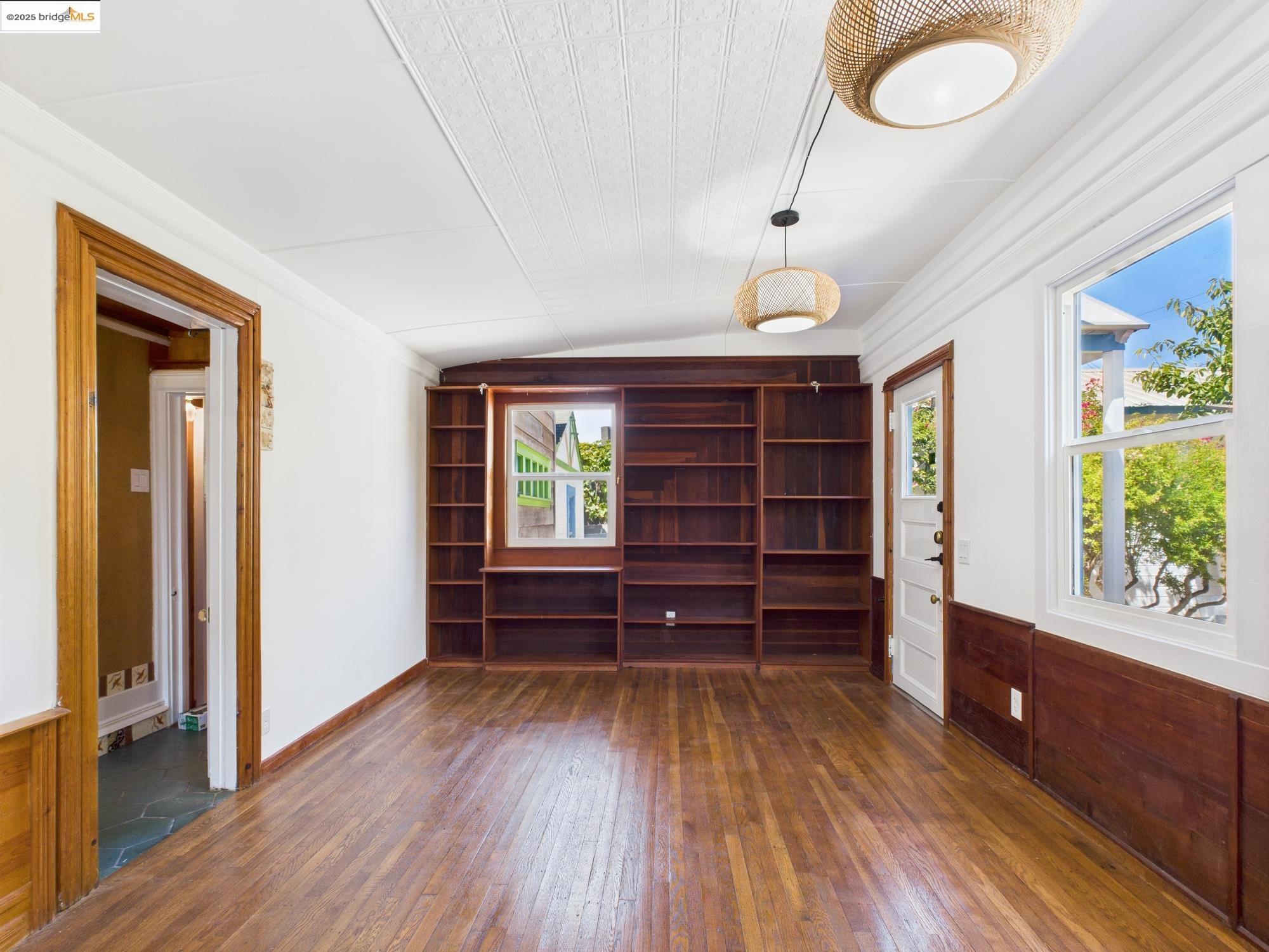 Detail Gallery Image 14 of 27 For 1545 Mariposa St, Richmond,  CA 94804 - 2 Beds | 1 Baths