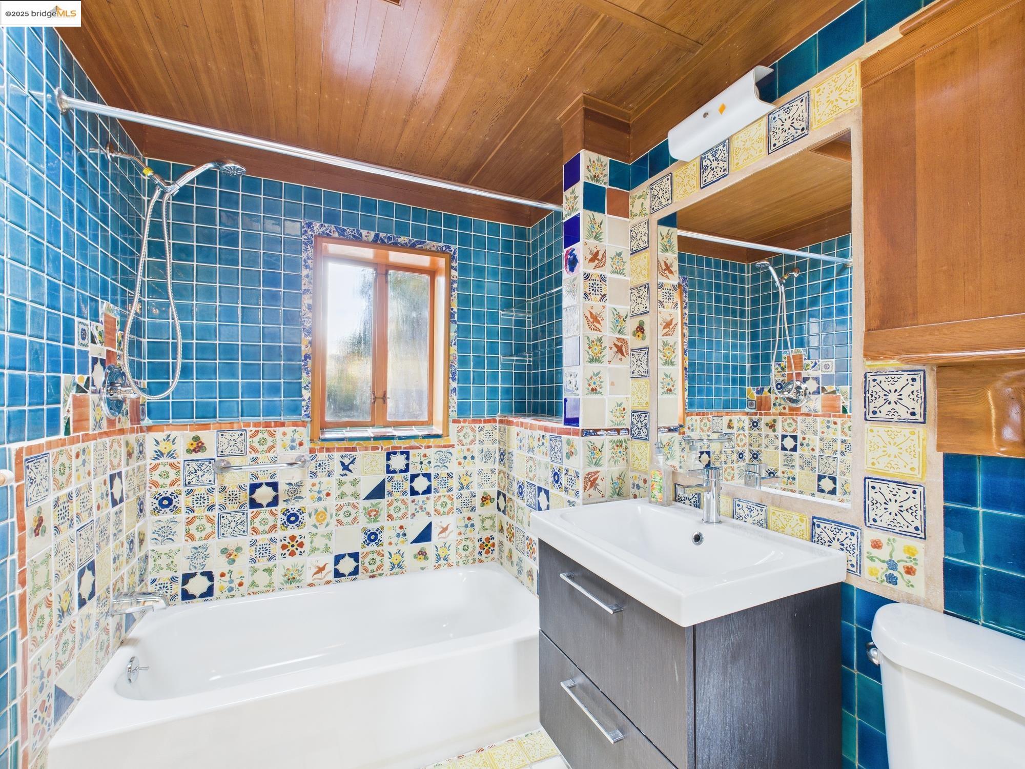 Detail Gallery Image 15 of 27 For 1545 Mariposa St, Richmond,  CA 94804 - 2 Beds | 1 Baths
