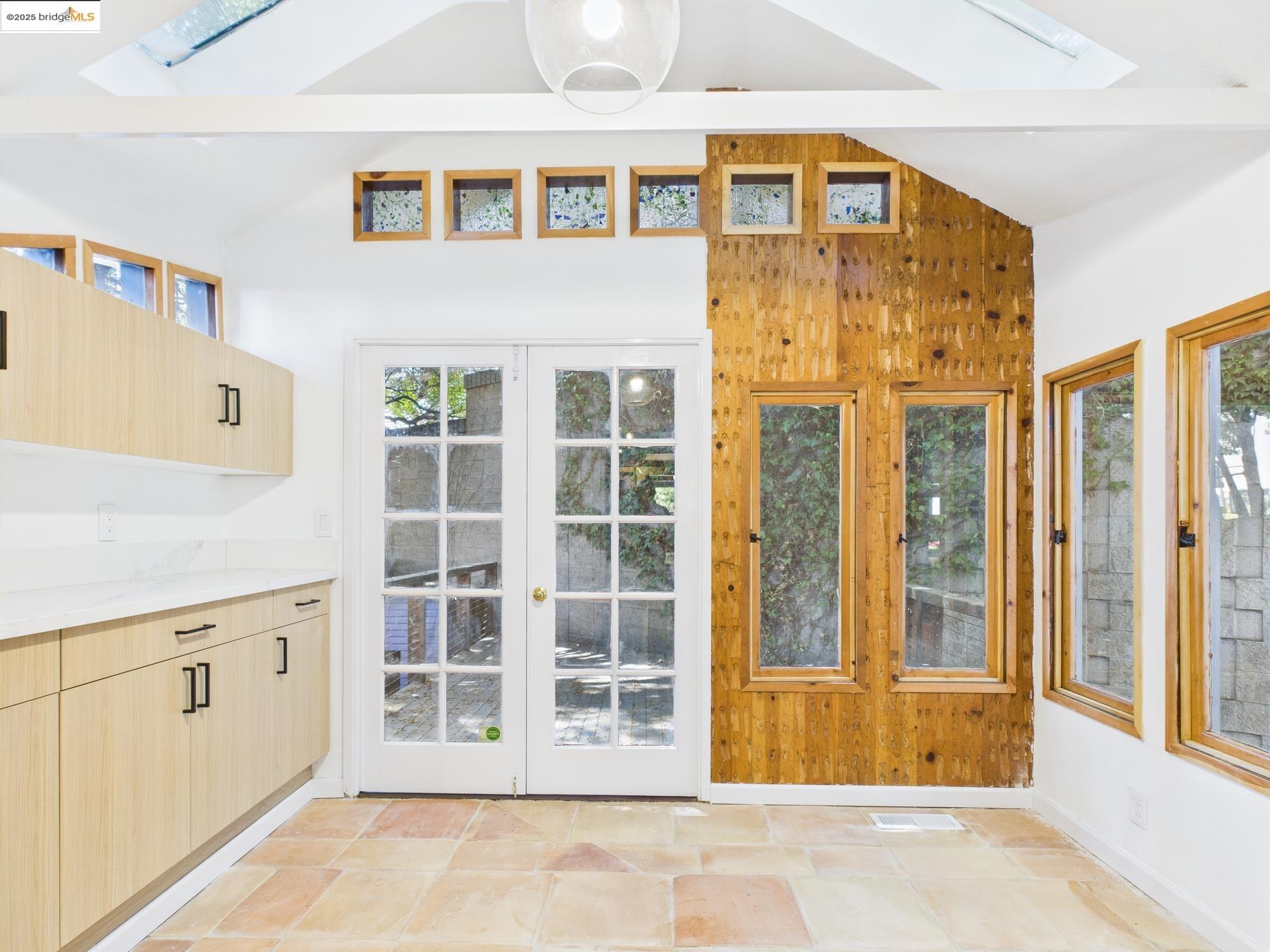 Detail Gallery Image 18 of 27 For 1545 Mariposa St, Richmond,  CA 94804 - 2 Beds | 1 Baths