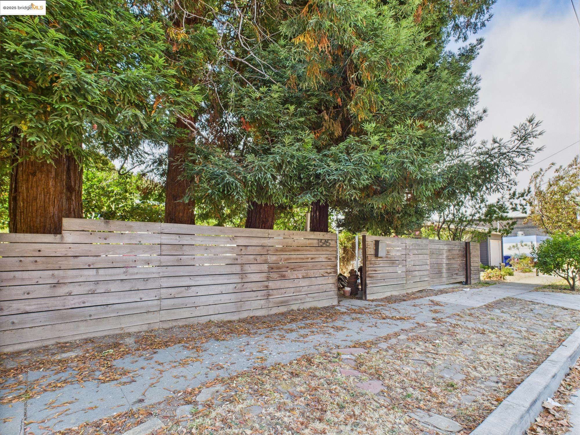 Detail Gallery Image 27 of 27 For 1545 Mariposa St, Richmond,  CA 94804 - 2 Beds | 1 Baths