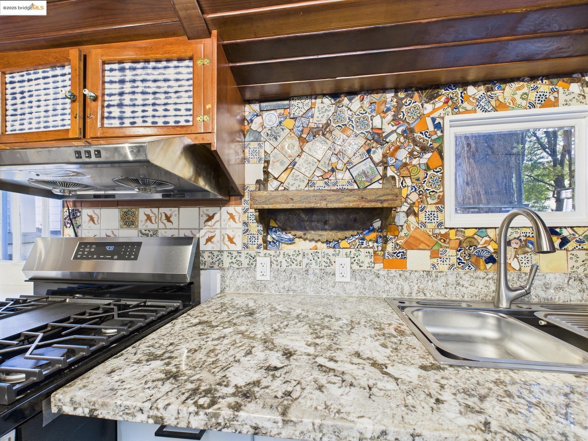 Detail Gallery Image 7 of 27 For 1545 Mariposa St, Richmond,  CA 94804 - 2 Beds | 1 Baths