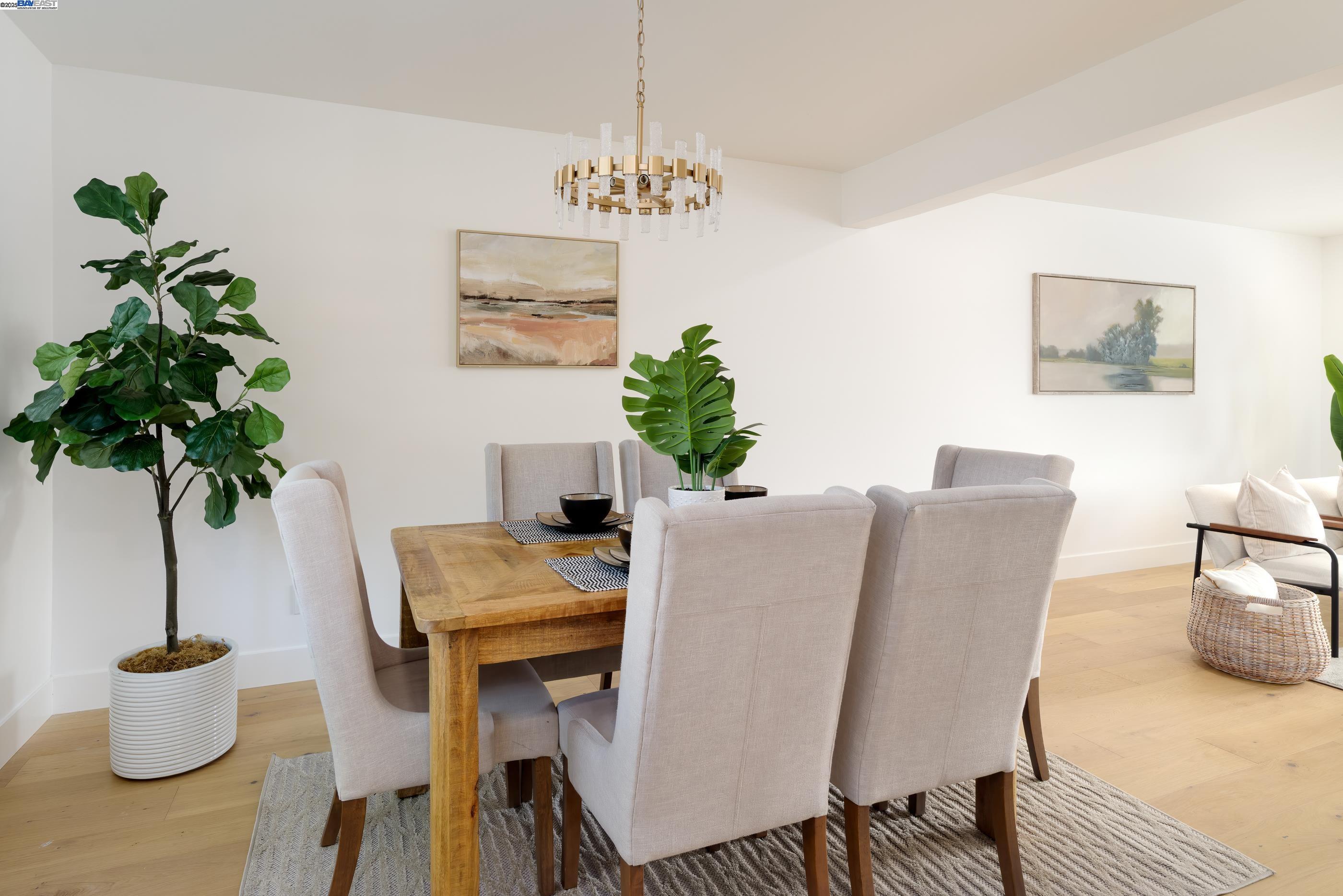 Detail Gallery Image 12 of 59 For 1984 Brooktree Way, Pleasanton,  CA 94566 - 4 Beds | 2/1 Baths