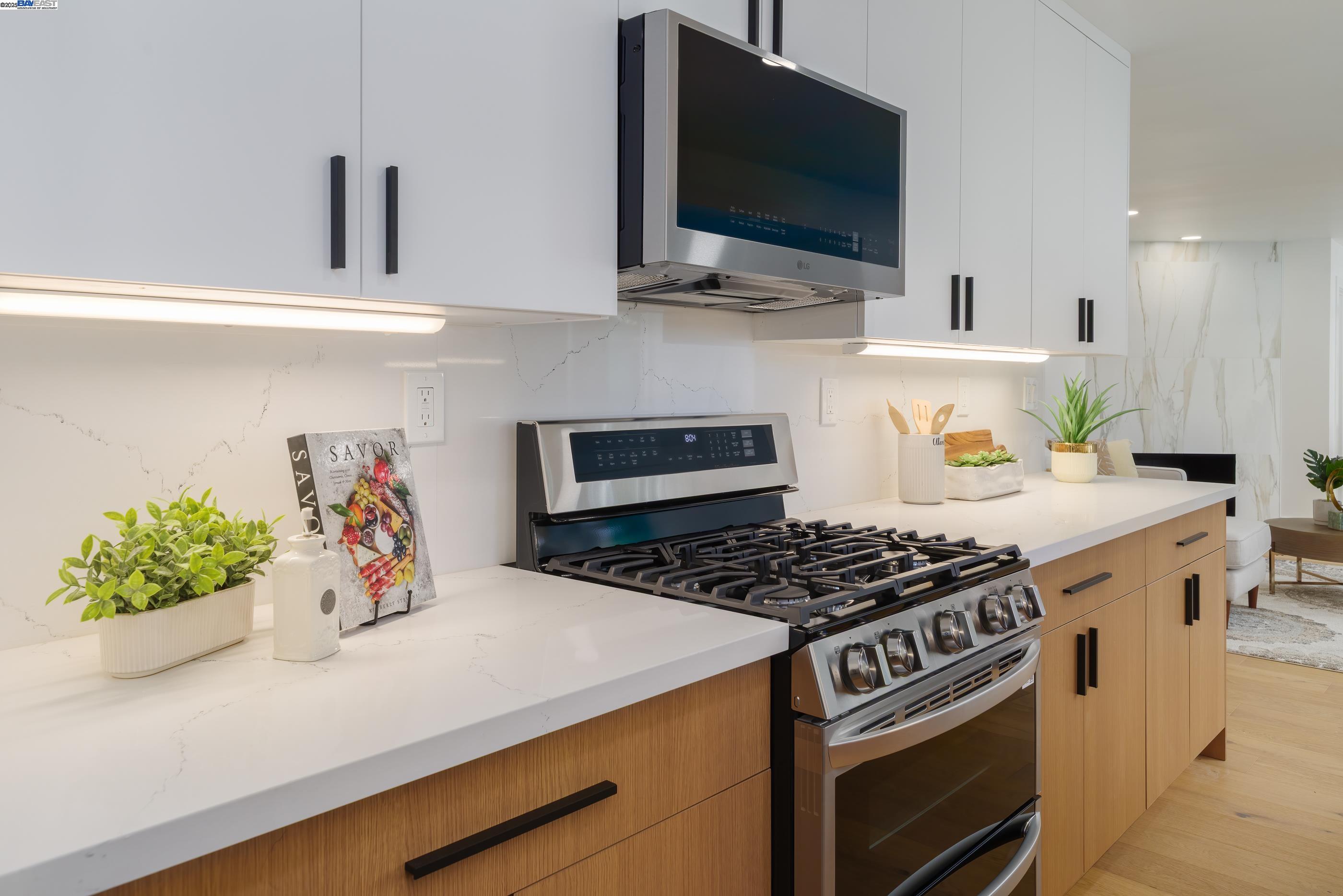 Detail Gallery Image 15 of 59 For 1984 Brooktree Way, Pleasanton,  CA 94566 - 4 Beds | 2/1 Baths