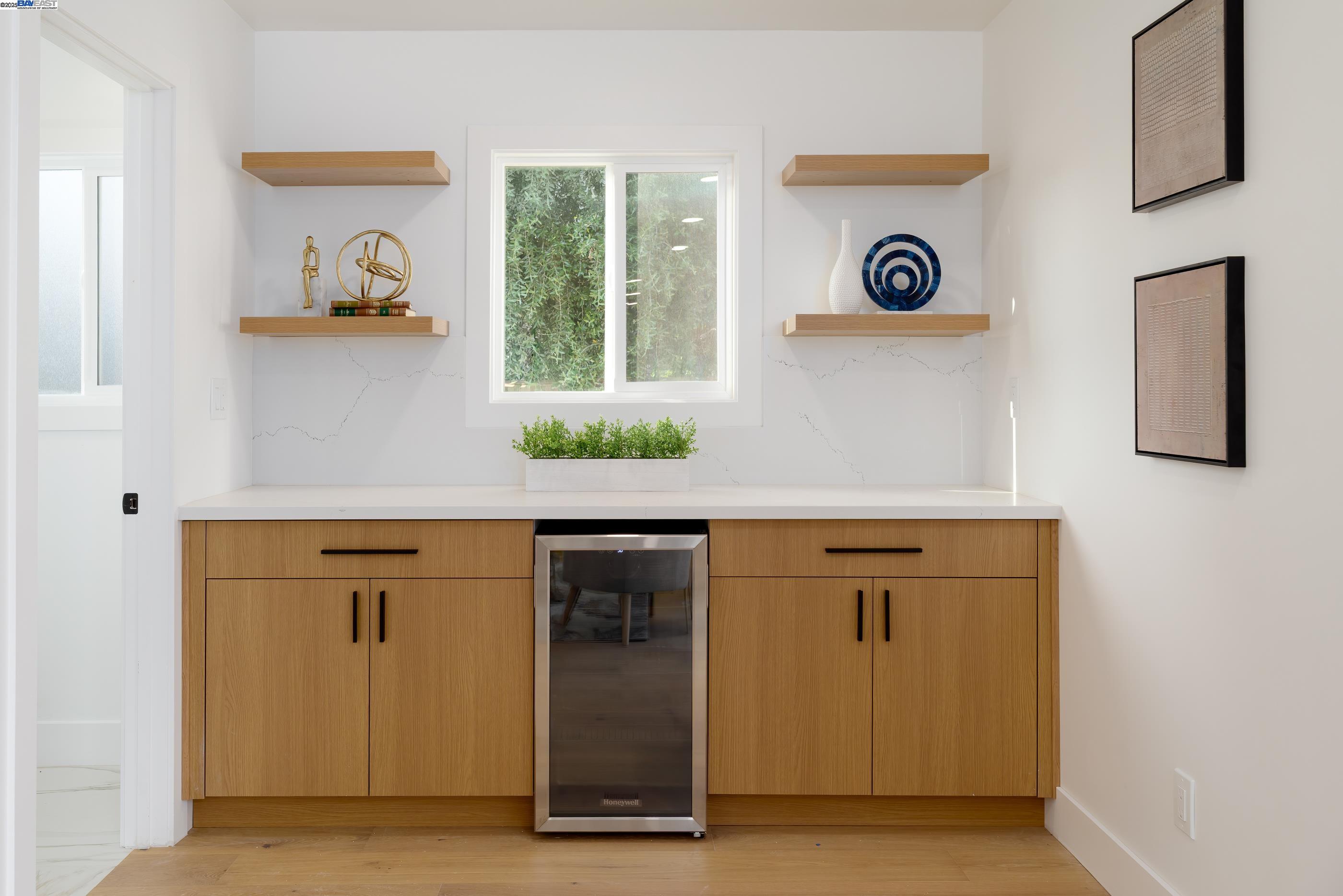Detail Gallery Image 21 of 59 For 1984 Brooktree Way, Pleasanton,  CA 94566 - 4 Beds | 2/1 Baths