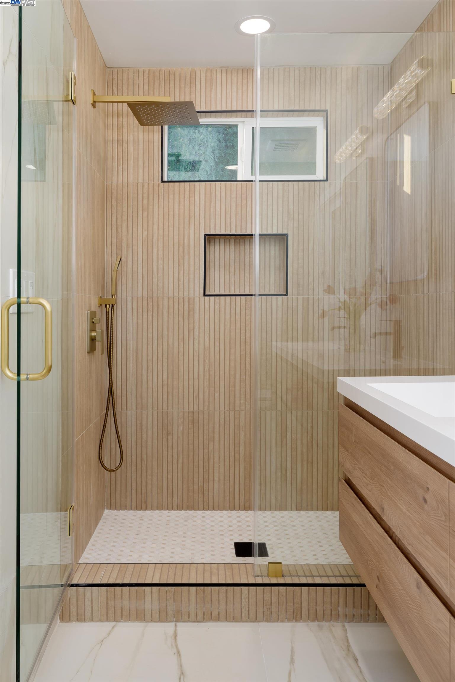 Detail Gallery Image 28 of 59 For 1984 Brooktree Way, Pleasanton,  CA 94566 - 4 Beds | 2/1 Baths