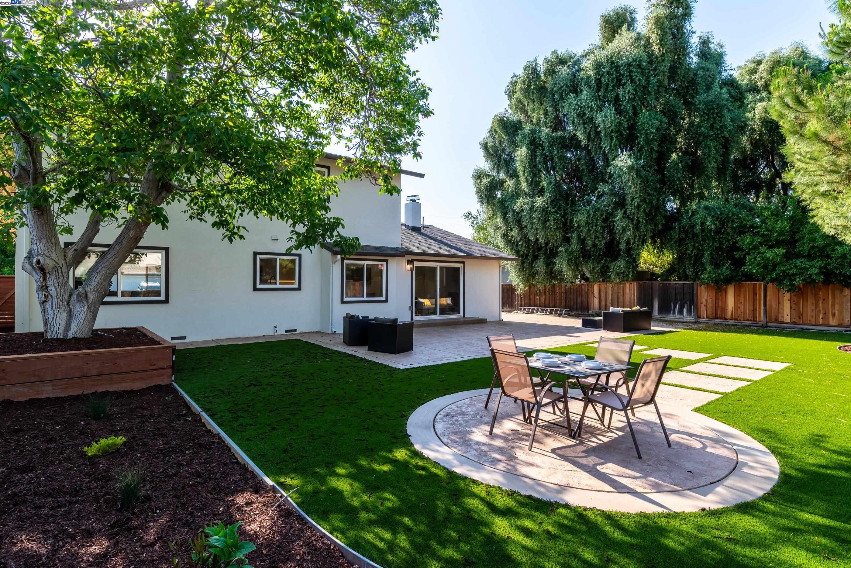 Detail Gallery Image 38 of 59 For 1984 Brooktree Way, Pleasanton,  CA 94566 - 4 Beds | 2/1 Baths