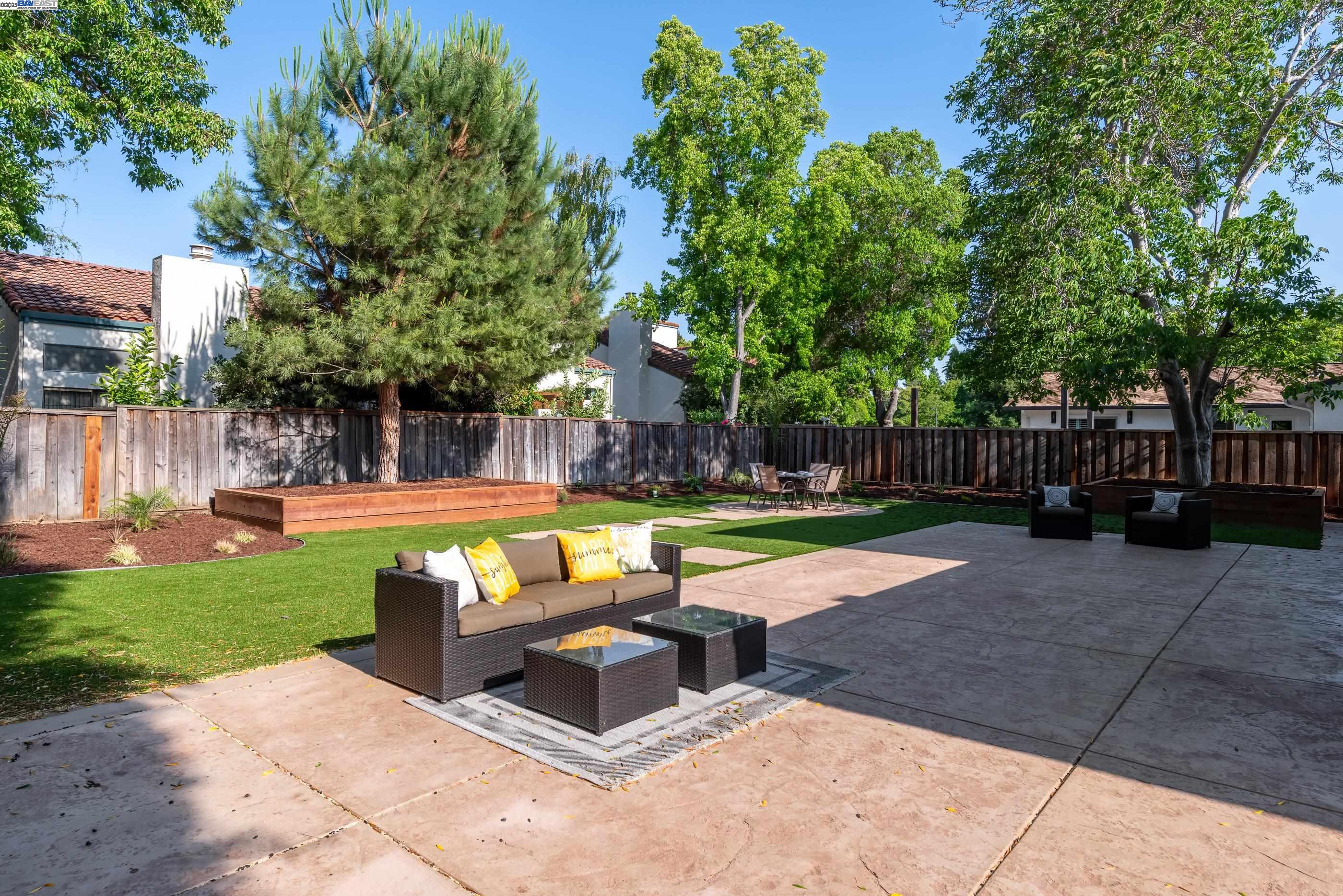 Detail Gallery Image 40 of 59 For 1984 Brooktree Way, Pleasanton,  CA 94566 - 4 Beds | 2/1 Baths