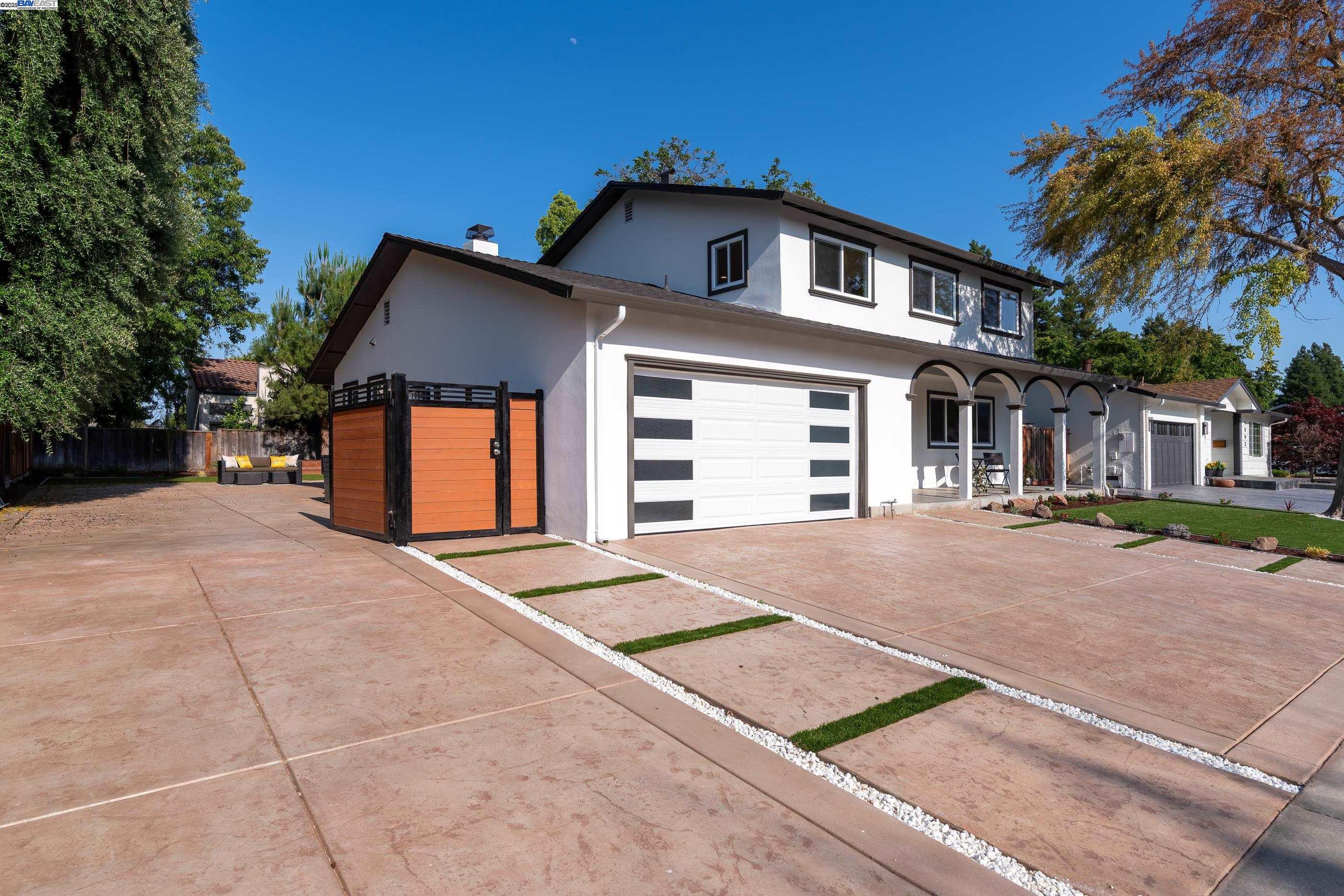 Detail Gallery Image 5 of 59 For 1984 Brooktree Way, Pleasanton,  CA 94566 - 4 Beds | 2/1 Baths