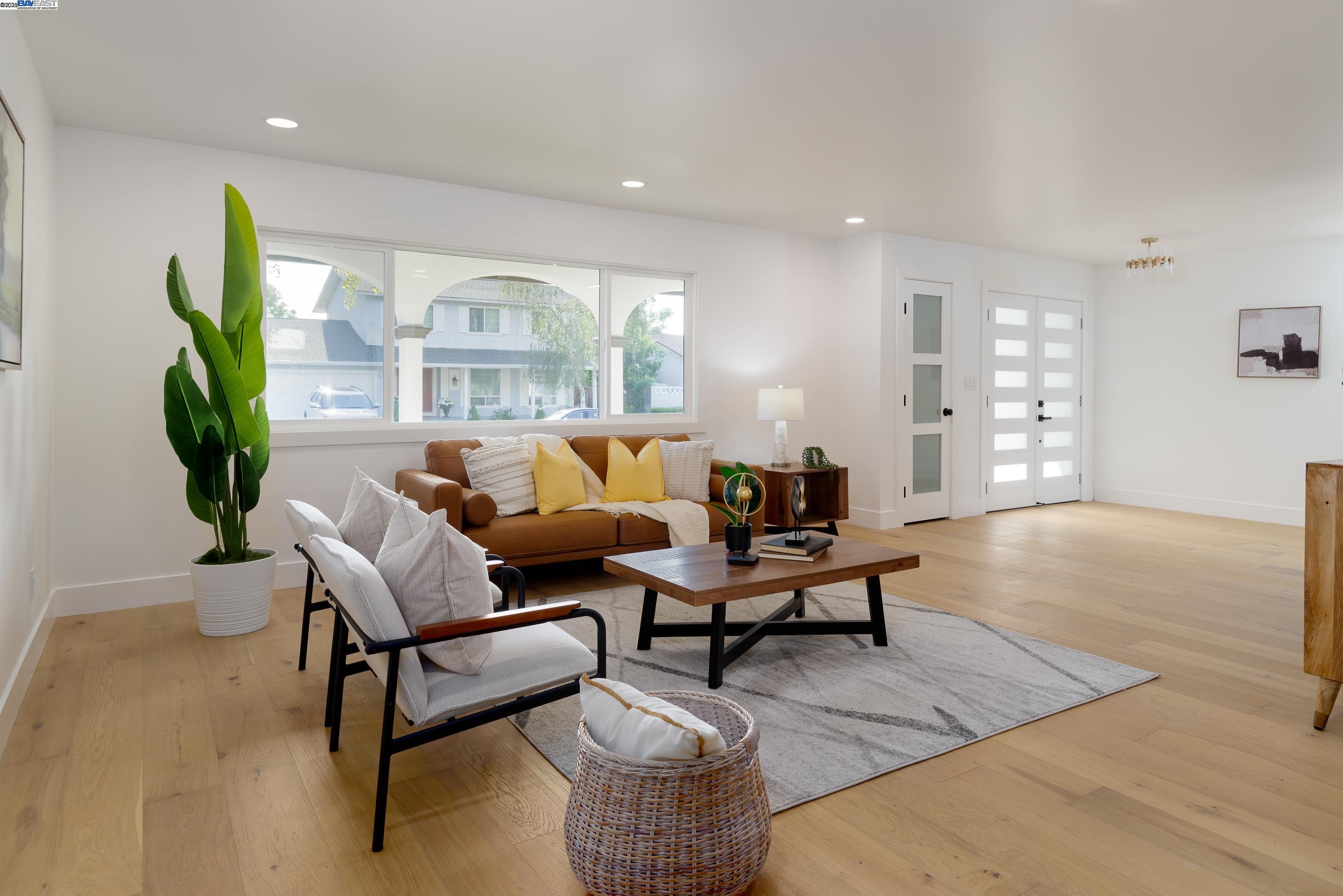Detail Gallery Image 6 of 59 For 1984 Brooktree Way, Pleasanton,  CA 94566 - 4 Beds | 2/1 Baths