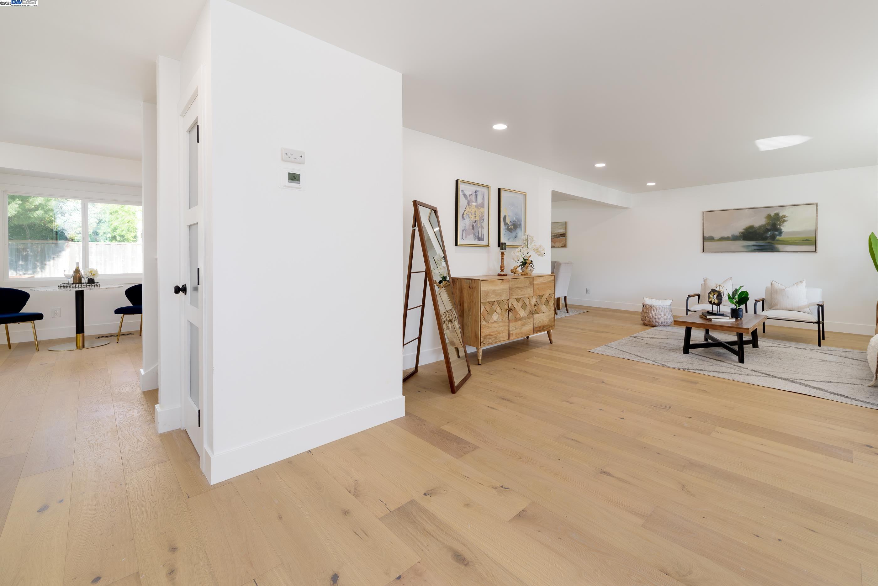 Detail Gallery Image 10 of 59 For 1984 Brooktree Way, Pleasanton,  CA 94566 - 4 Beds | 2/1 Baths