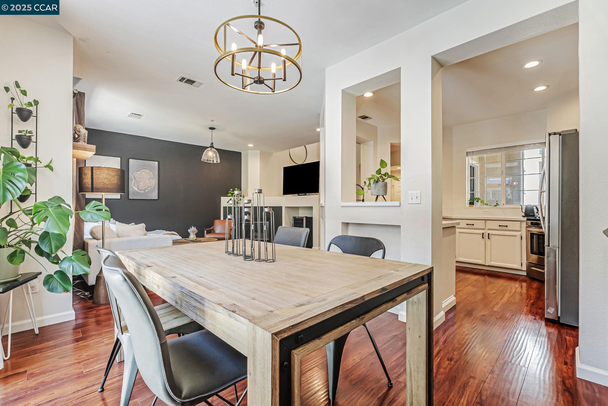 Detail Gallery Image 15 of 34 For 10630 Roys Hill Ln, Dublin,  CA 94568 - 3 Beds | 2/1 Baths