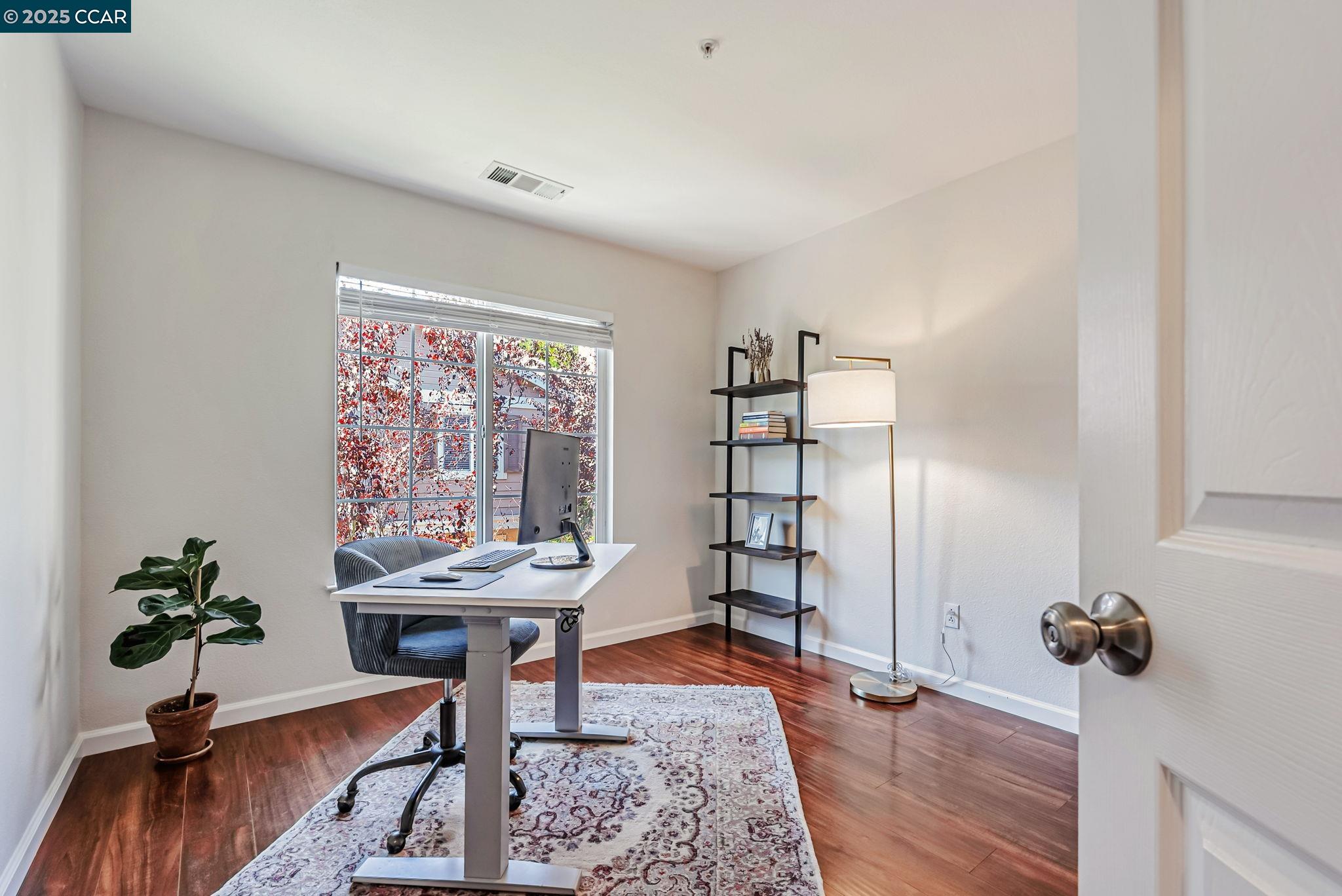 Detail Gallery Image 17 of 34 For 10630 Roys Hill Ln, Dublin,  CA 94568 - 3 Beds | 2/1 Baths