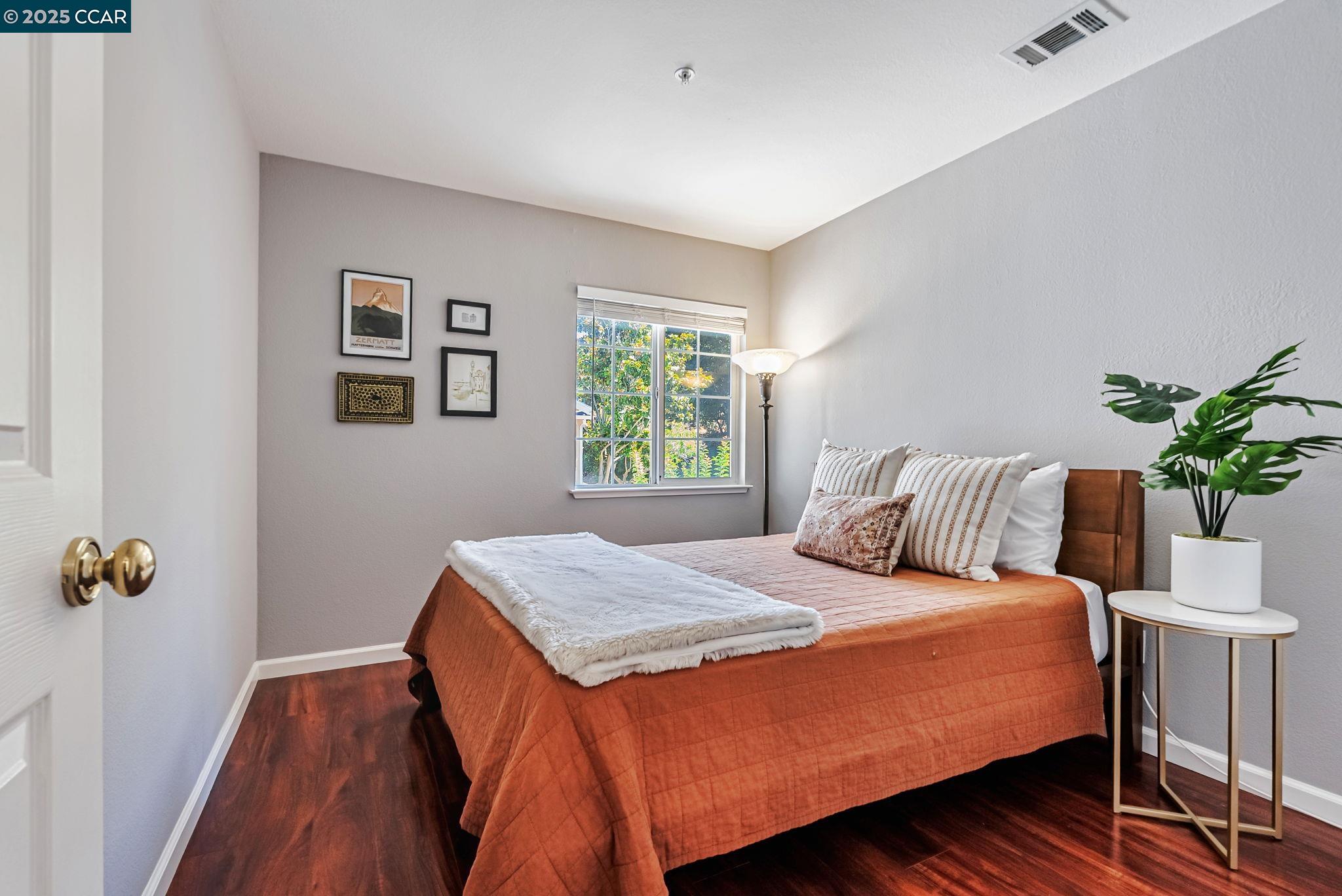 Detail Gallery Image 19 of 34 For 10630 Roys Hill Ln, Dublin,  CA 94568 - 3 Beds | 2/1 Baths