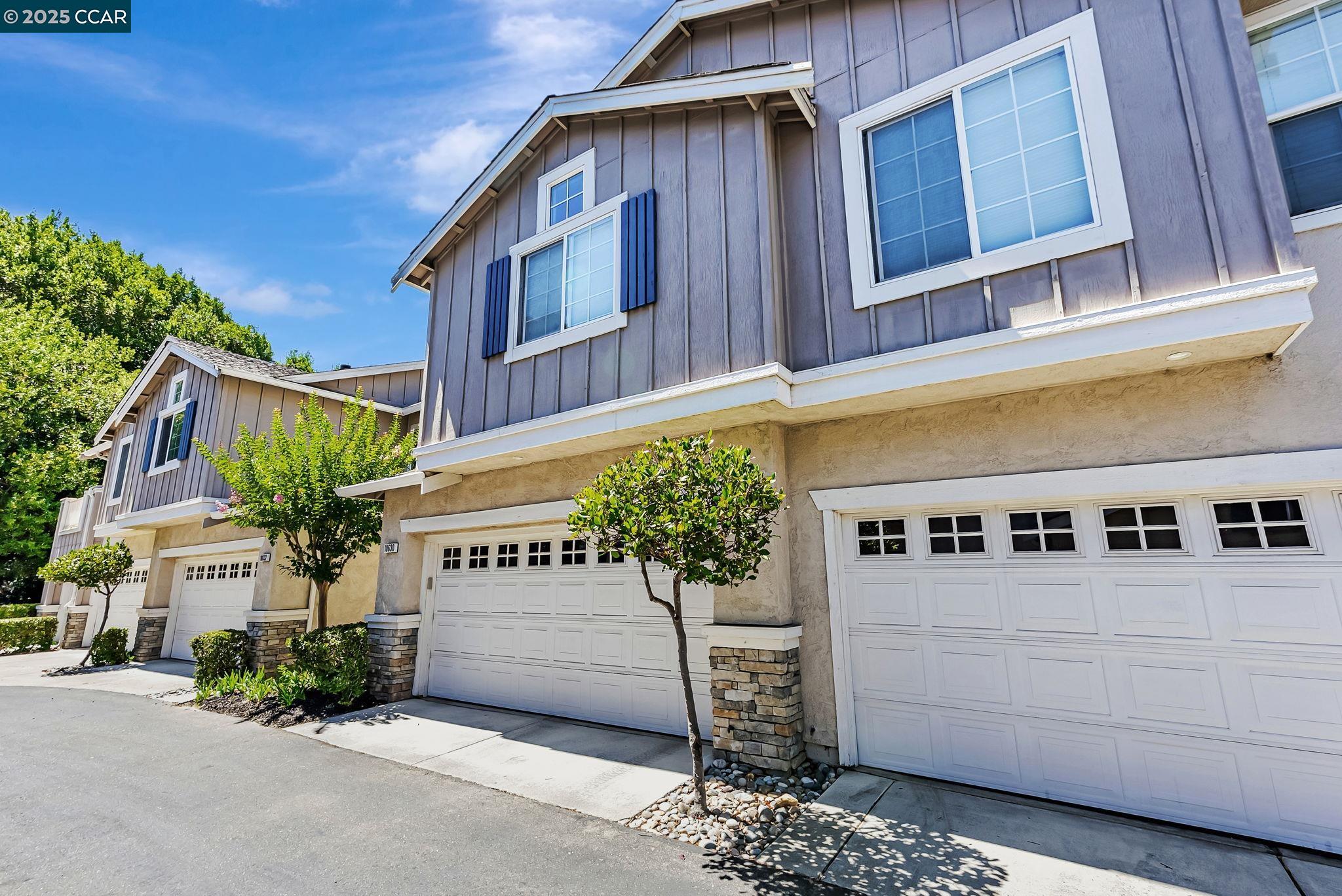 Detail Gallery Image 3 of 34 For 10630 Roys Hill Ln, Dublin,  CA 94568 - 3 Beds | 2/1 Baths