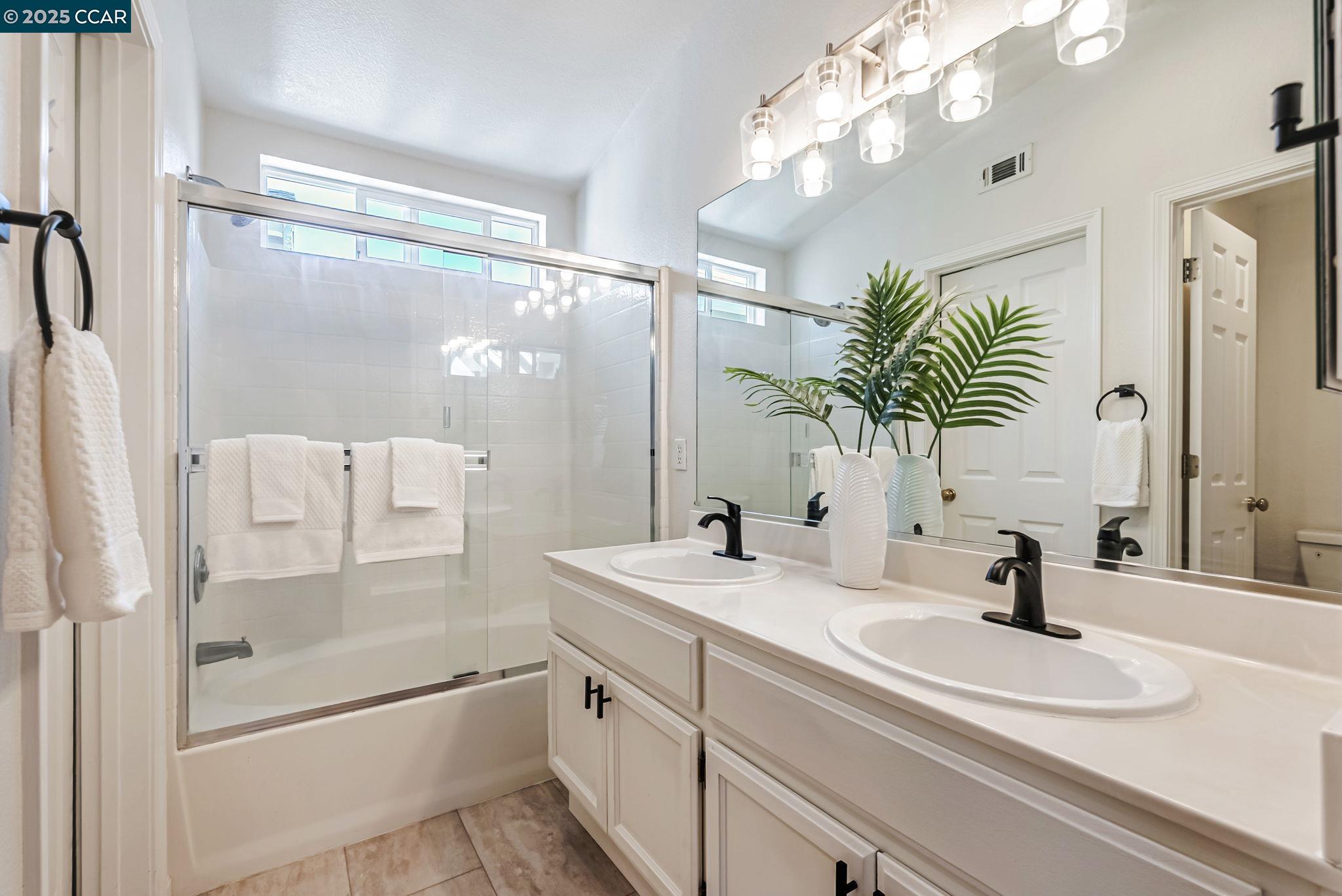 Detail Gallery Image 24 of 34 For 10630 Roys Hill Ln, Dublin,  CA 94568 - 3 Beds | 2/1 Baths